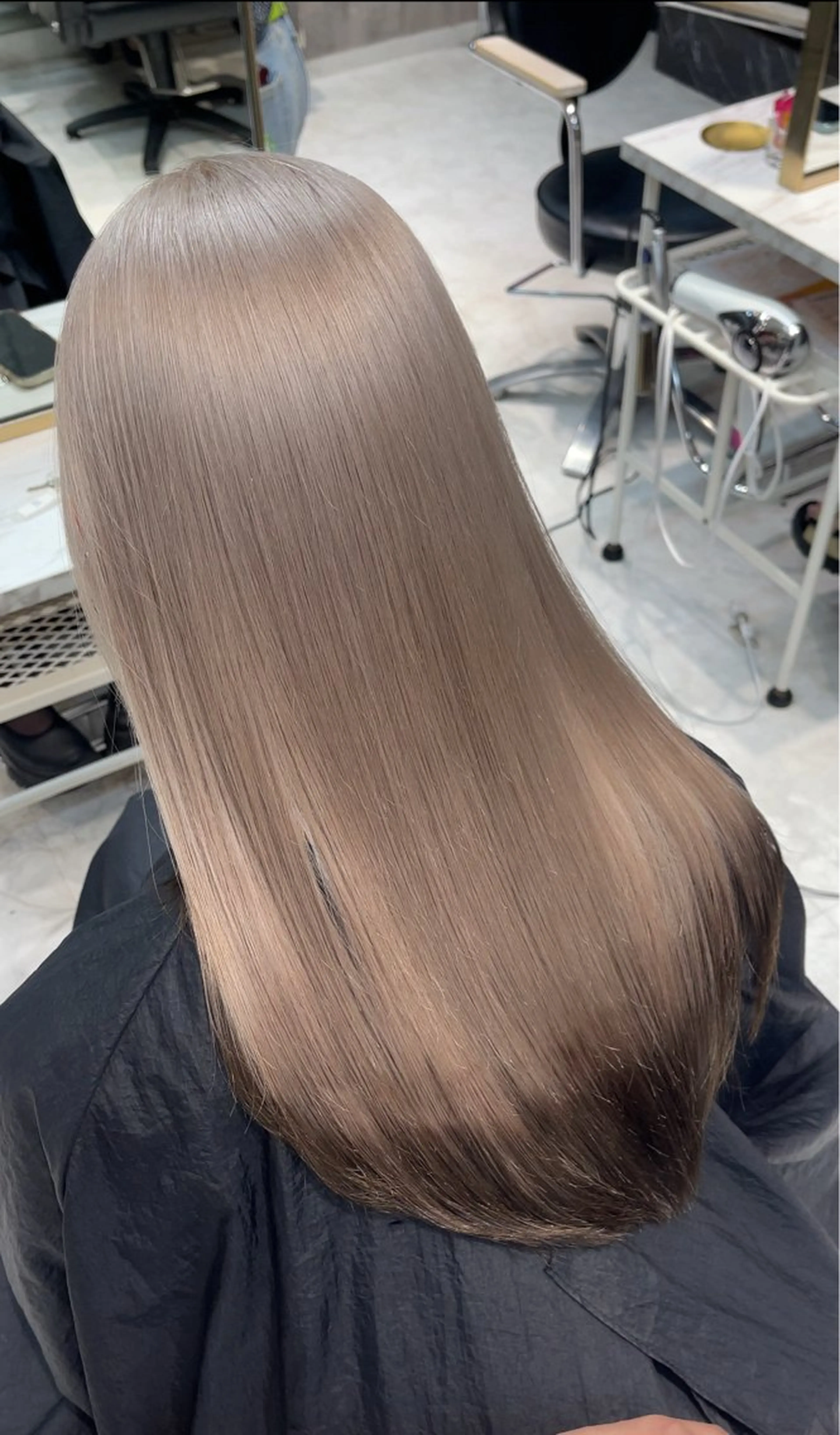 カラー ヘアカラー TENSHO ハイトーンレイヤーのヘアスタイル