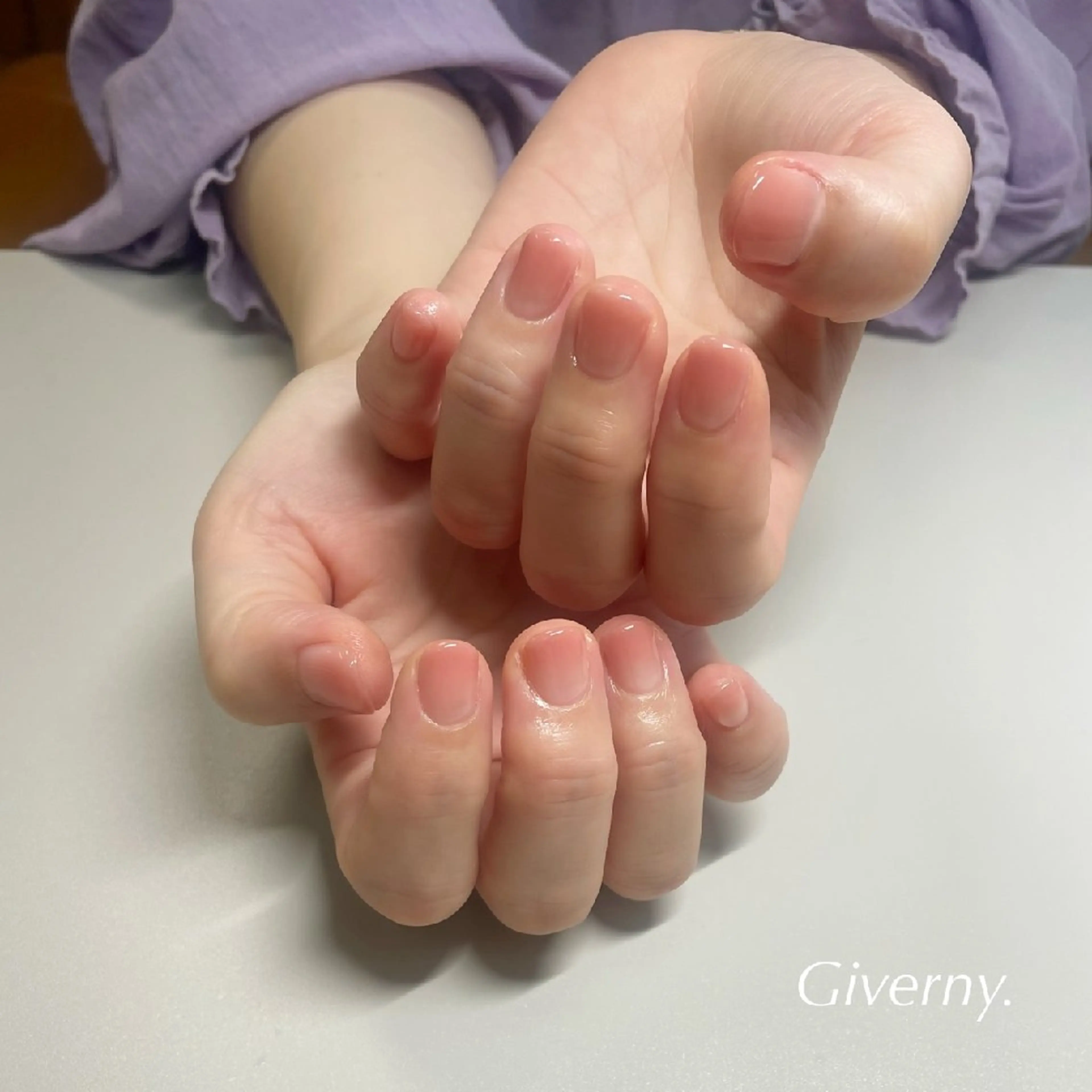 ネイル ニュアンスネイル オフィスネイル ワンカラーネイル シンプルネイル ハンドネイル Giverny .のネイルデザイン