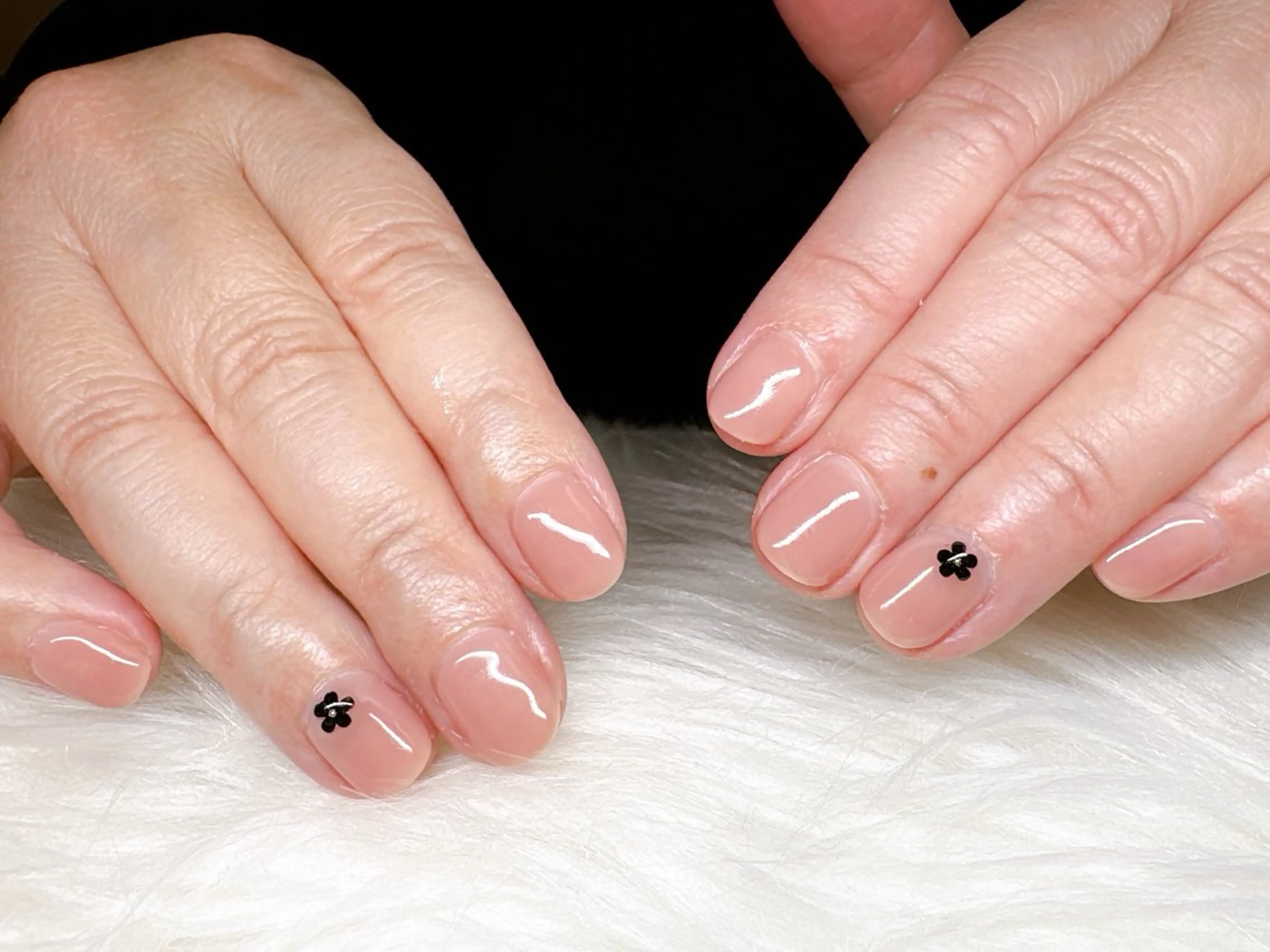 ネイル ECLAT エクラ所属・寺山 千鶴のネイルデザイン