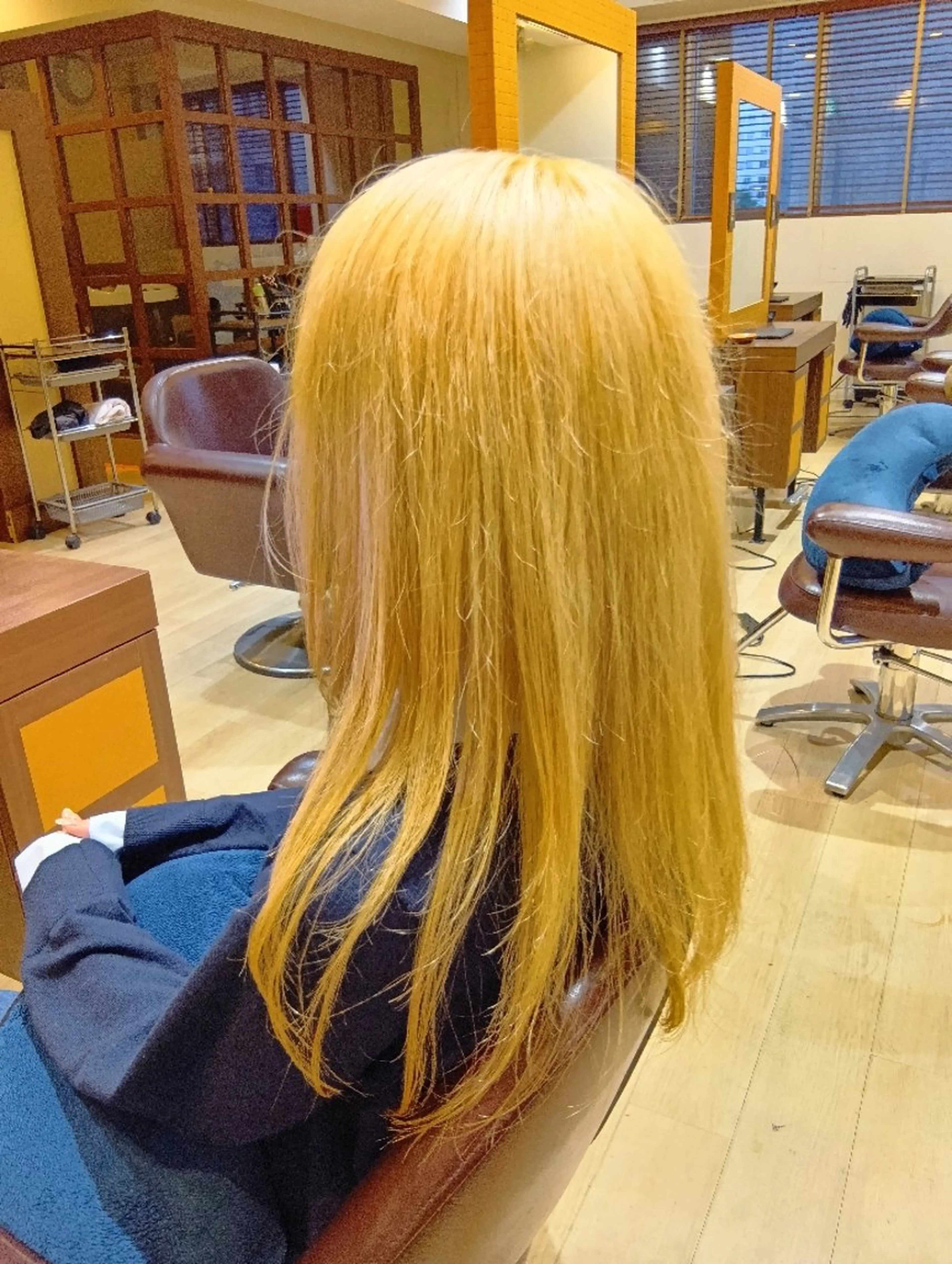 ロング カラー ブリーチ 顔周りカット ハイレイヤー レイヤーカット カット ヘアカラー トリートメント 小林暢🌟Orque 髪質改善サロン🌙のヘアスタイル