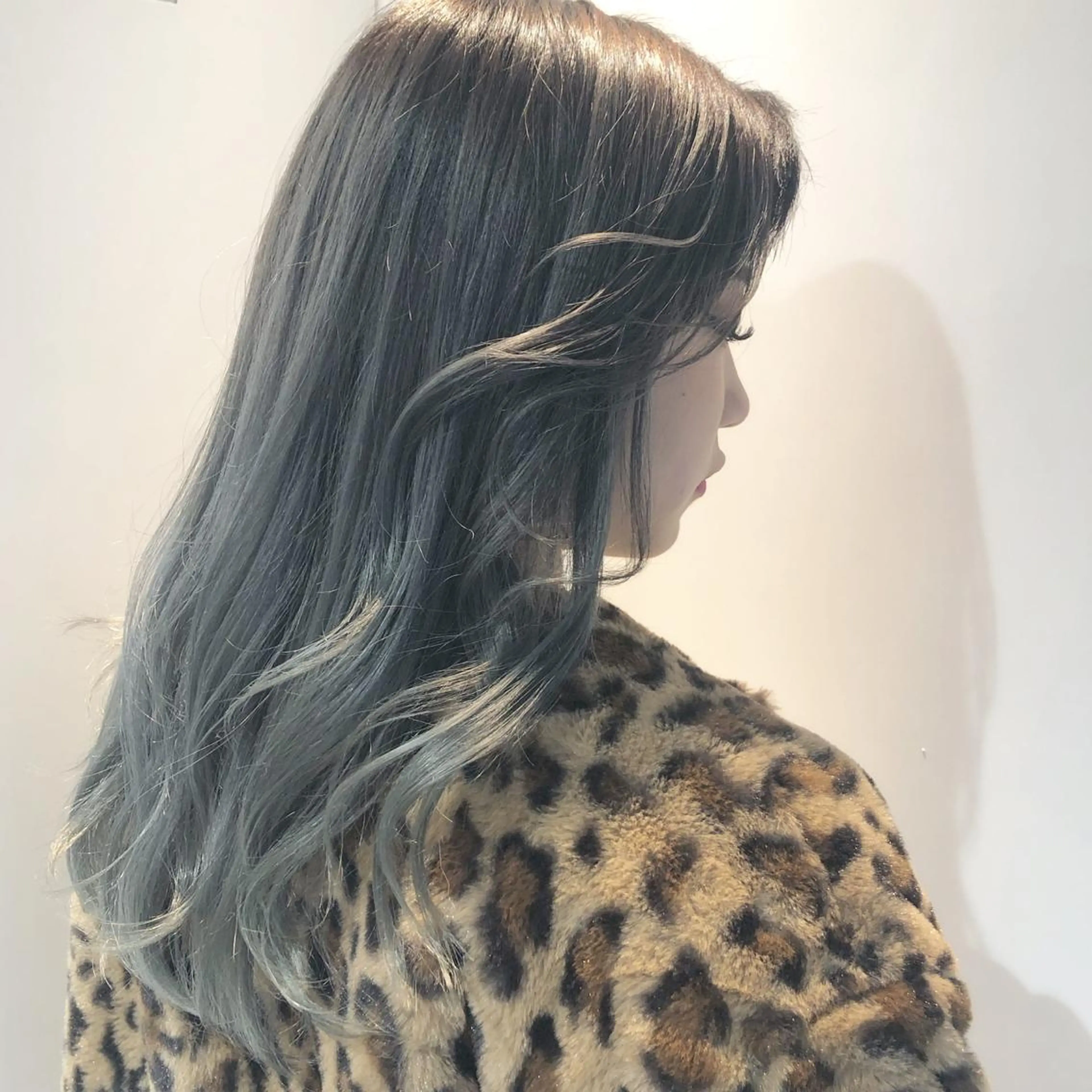 ロング カラー ORIKA 美容室のヘアスタイル