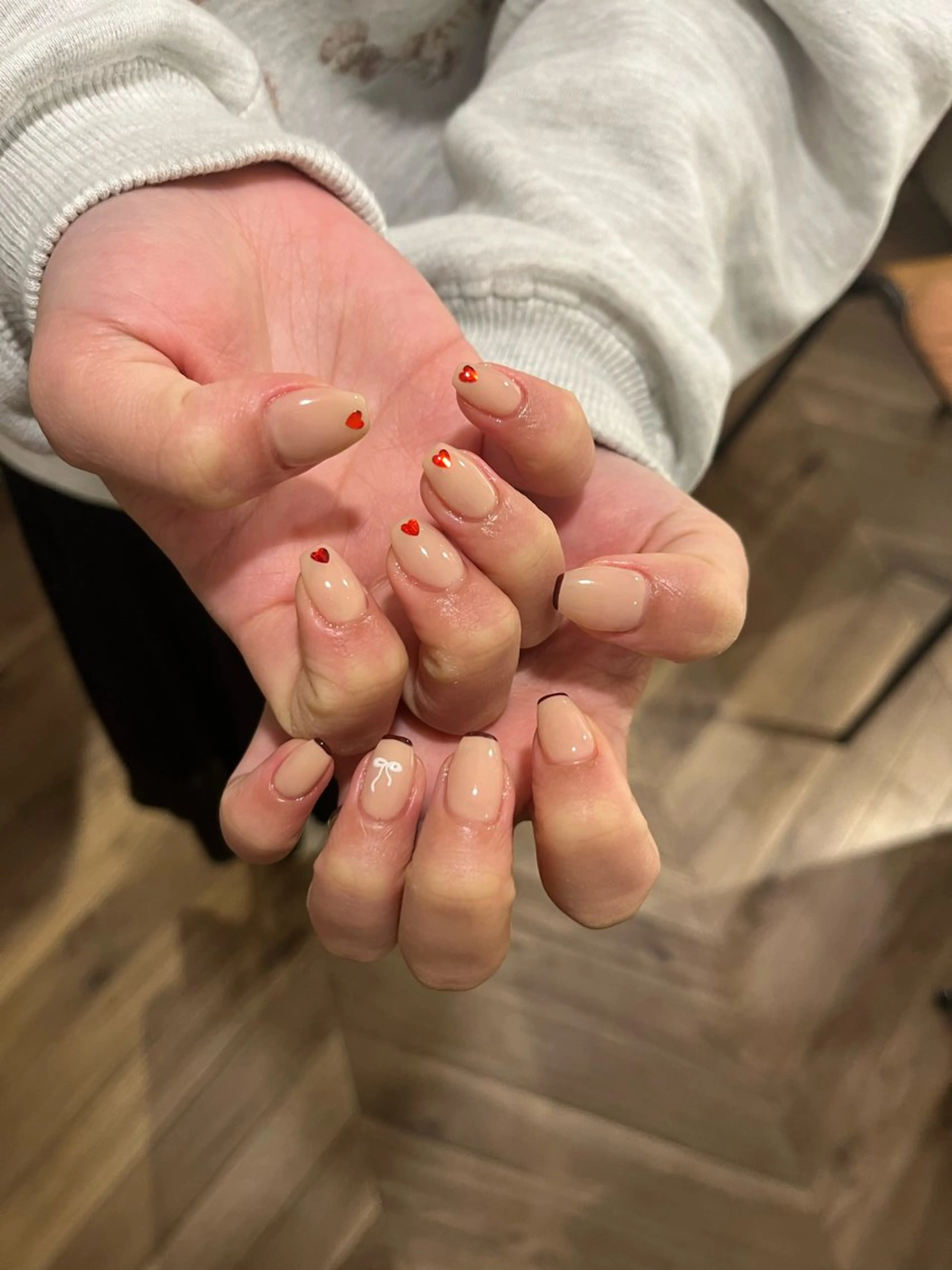 ネイル ハート 持ち込み 赤色 ハンドネイル AT.1011(アトリエテンイレブン)所属・AT.1011 (ハルカ)のネイルデザイン