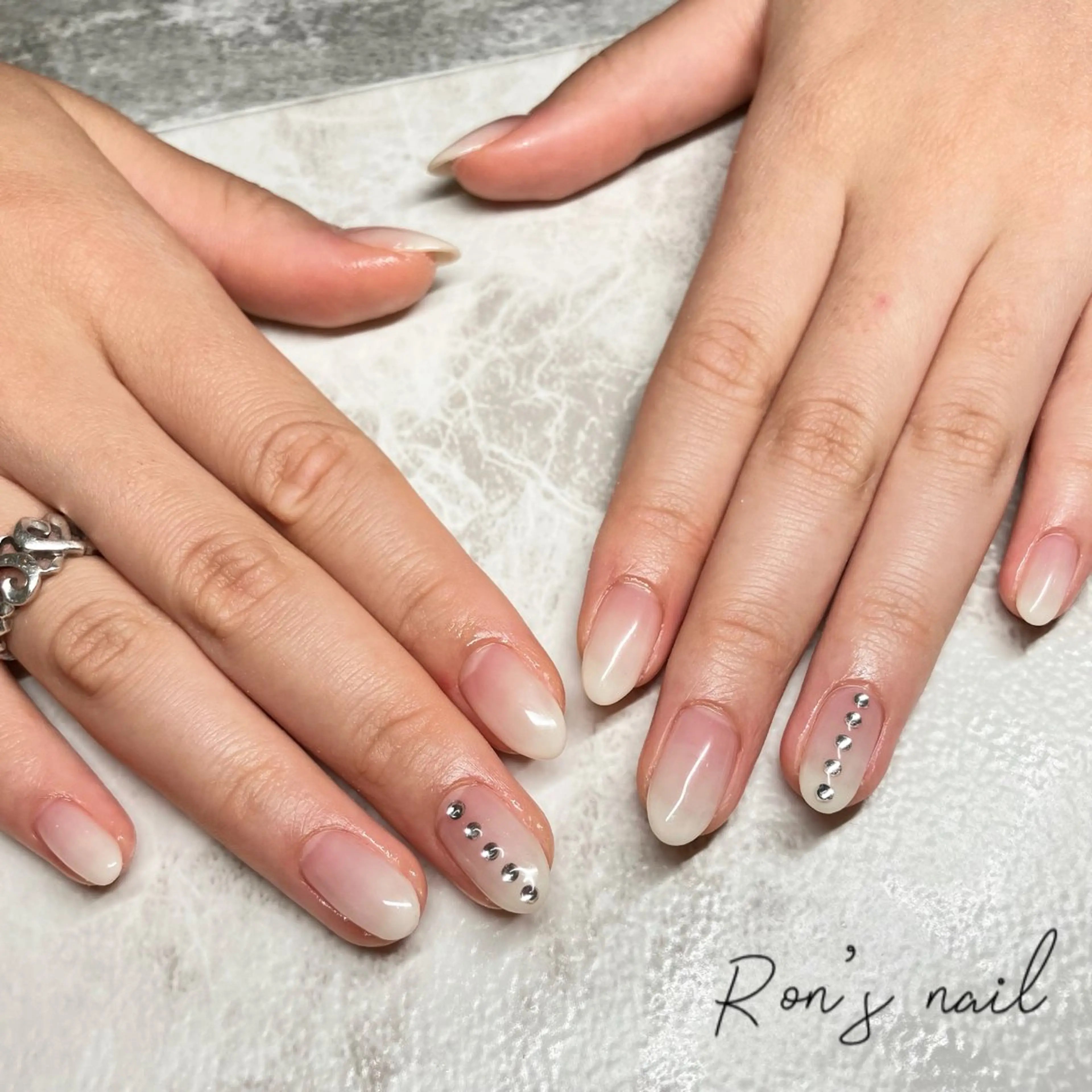 ネイル ストーンネイル Ron's nail 笹岡のネイルデザイン