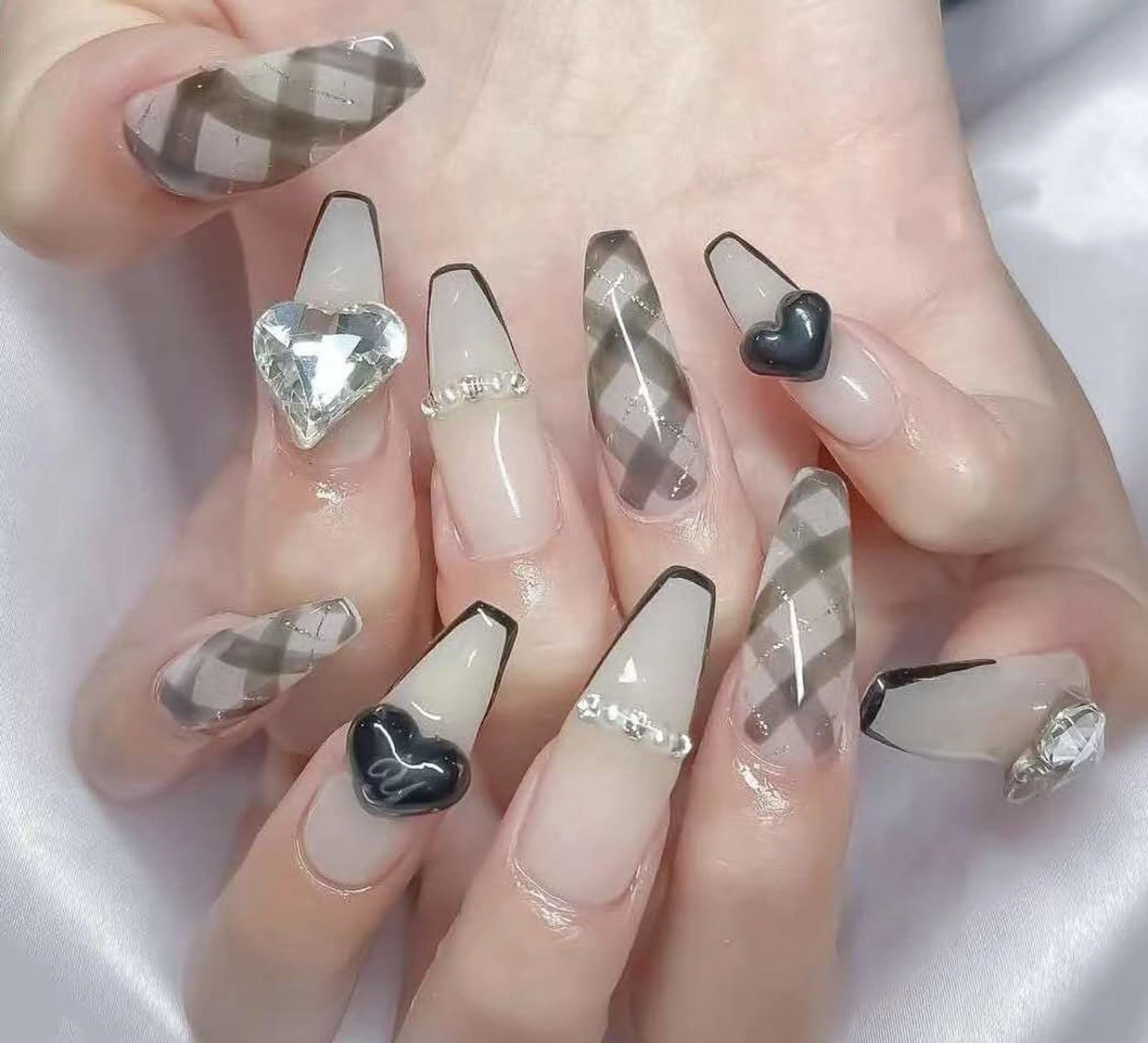 ネイル オーロラネイル フラワーネイル フットネイル フレンチネイル ジェルネイル ハンドネイル BabyYouMi nailのネイルデザイン