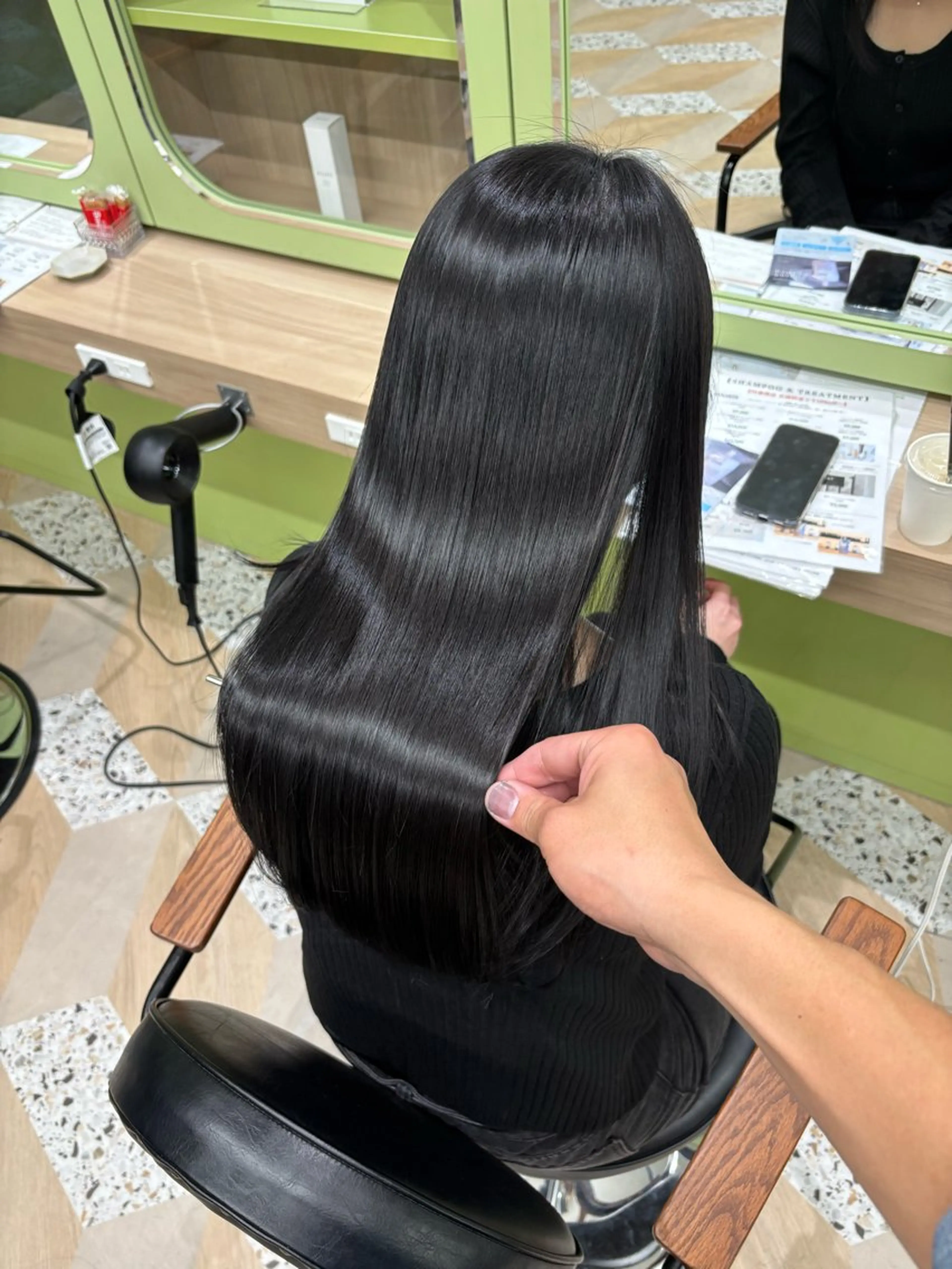 ロング カラー パーマ 髪質改善 縮毛矯正 トリートメント ストレートパーマ カット ヘアカラー 縮毛矯正 トリートメント KOH/髪質改善特化 /縮毛矯正のヘアスタイル