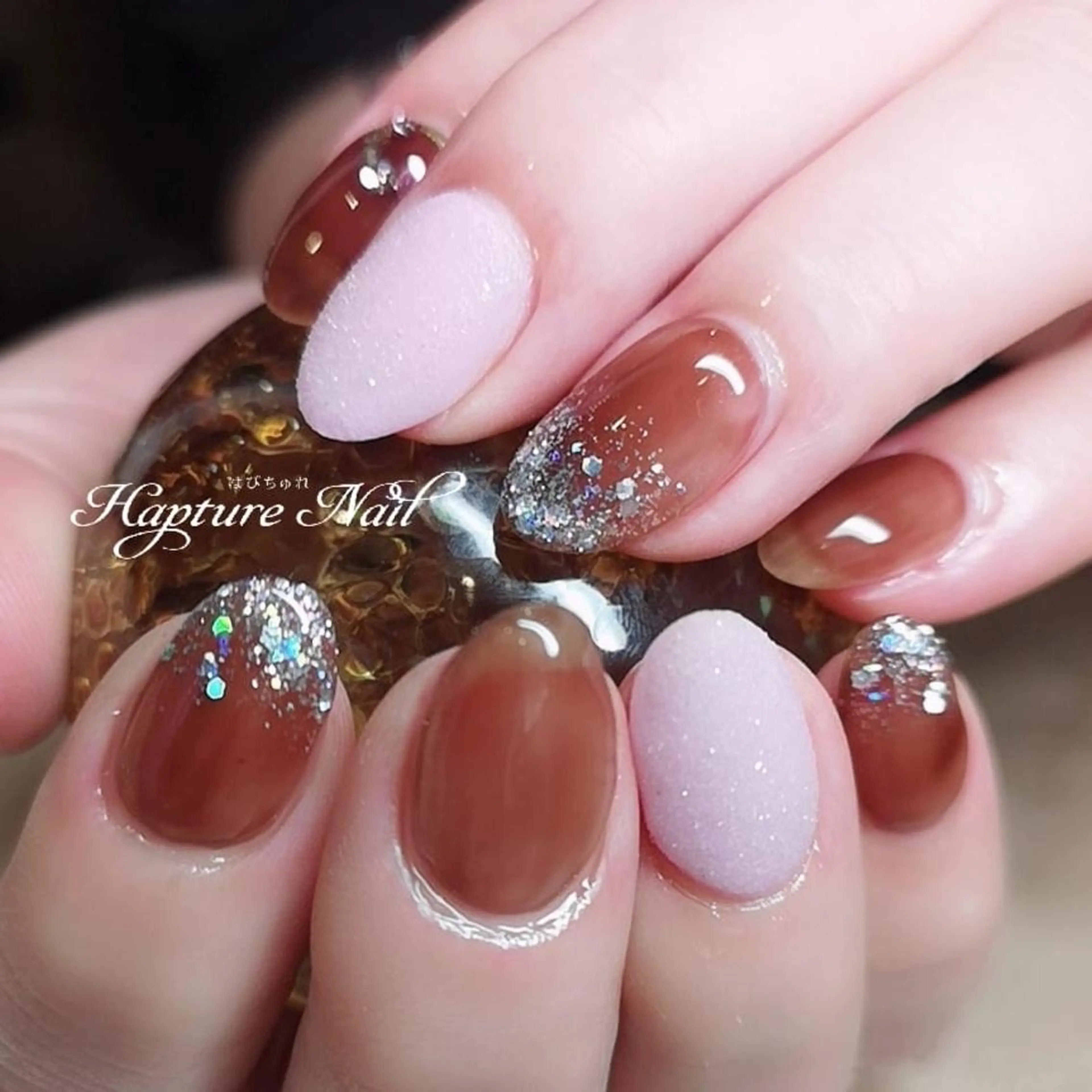 ネイル アートネイル ブラウン キラキラネイル ラメ(グリッター) オフィスネイル m- Hiroのネイルデザイン