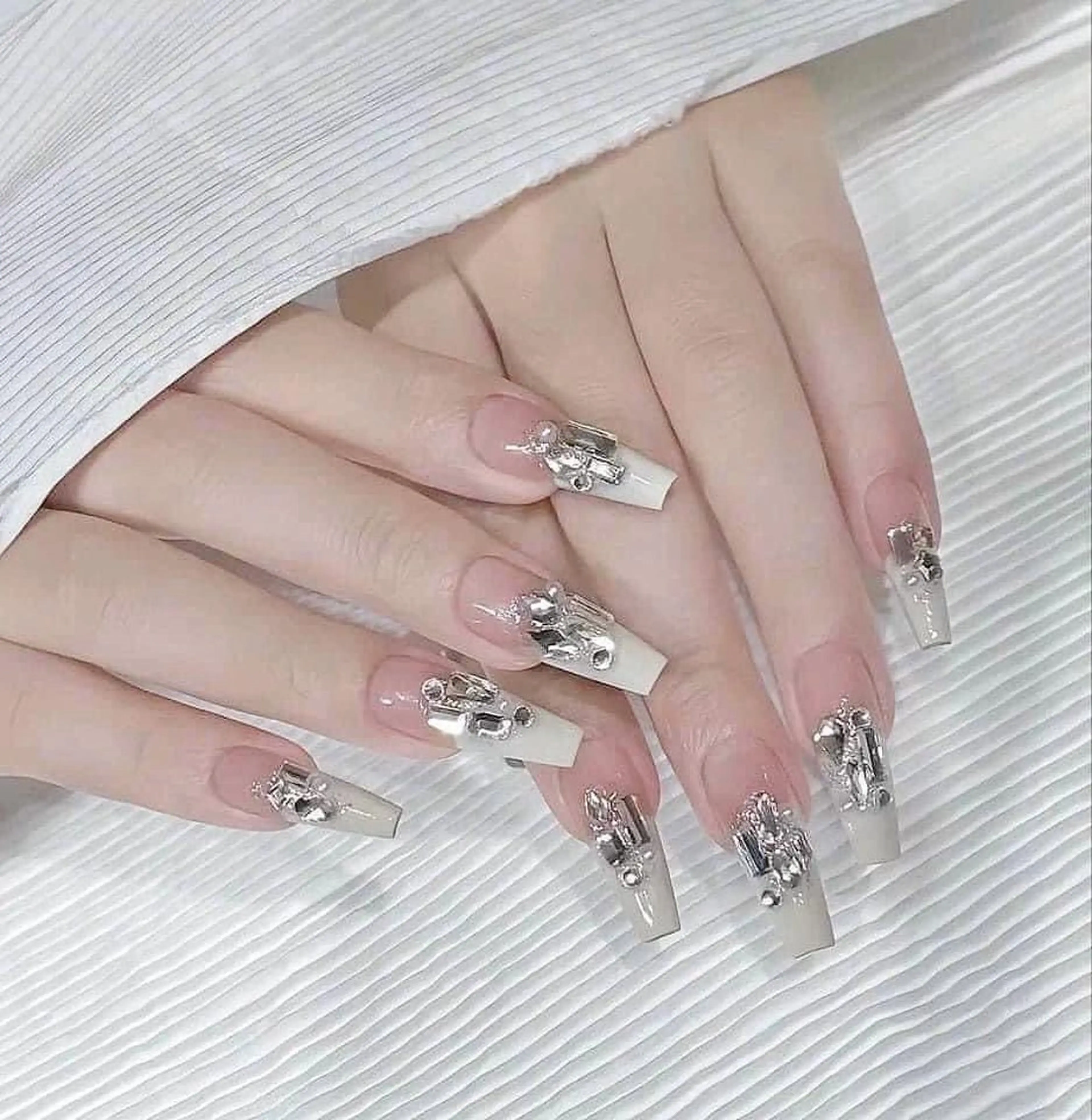 ネイル 持ち込み 米澤 ハナユキのネイルデザイン