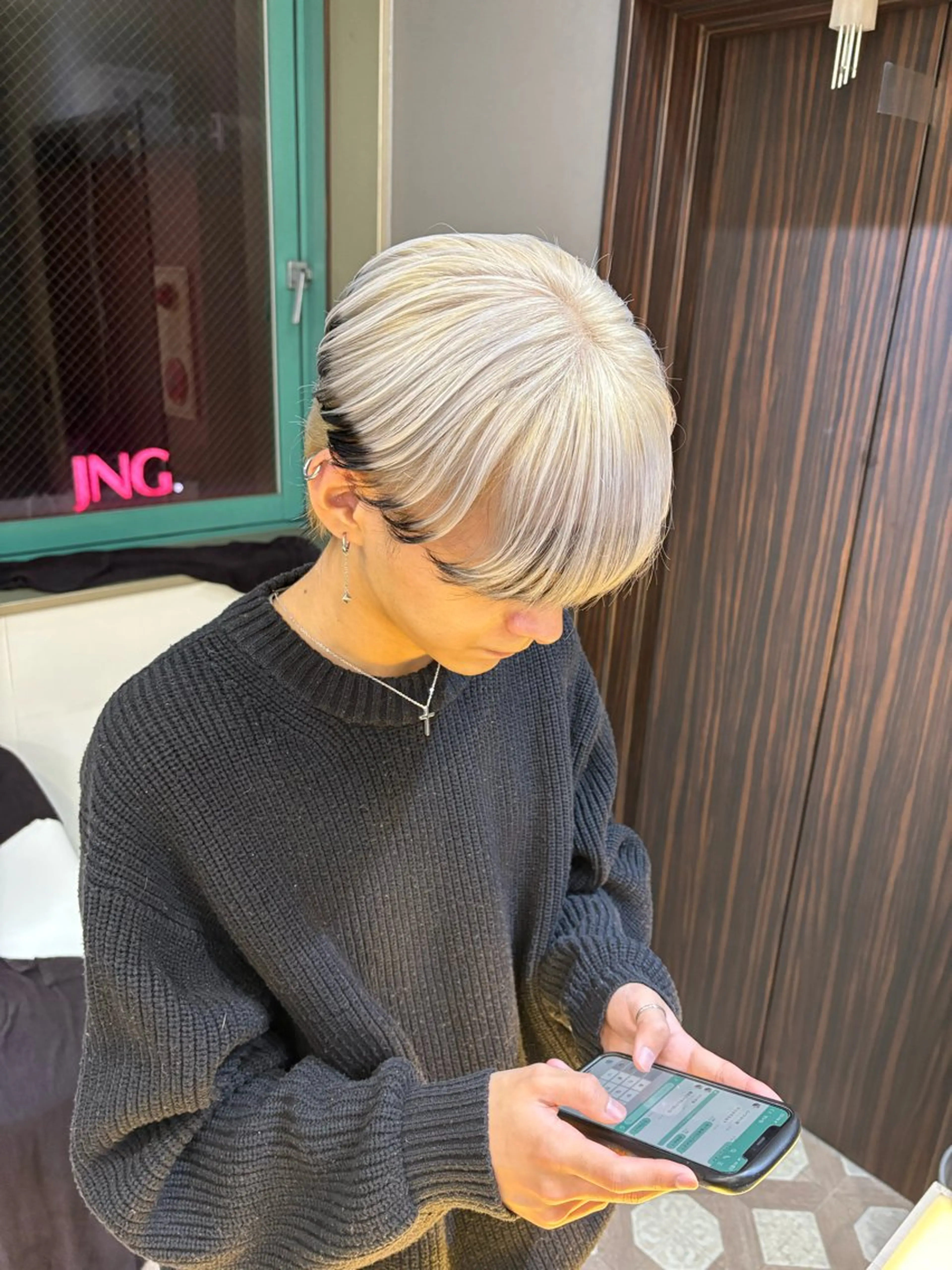 カラー メンズ noa 寒色系カラーブリーチのヘアスタイル