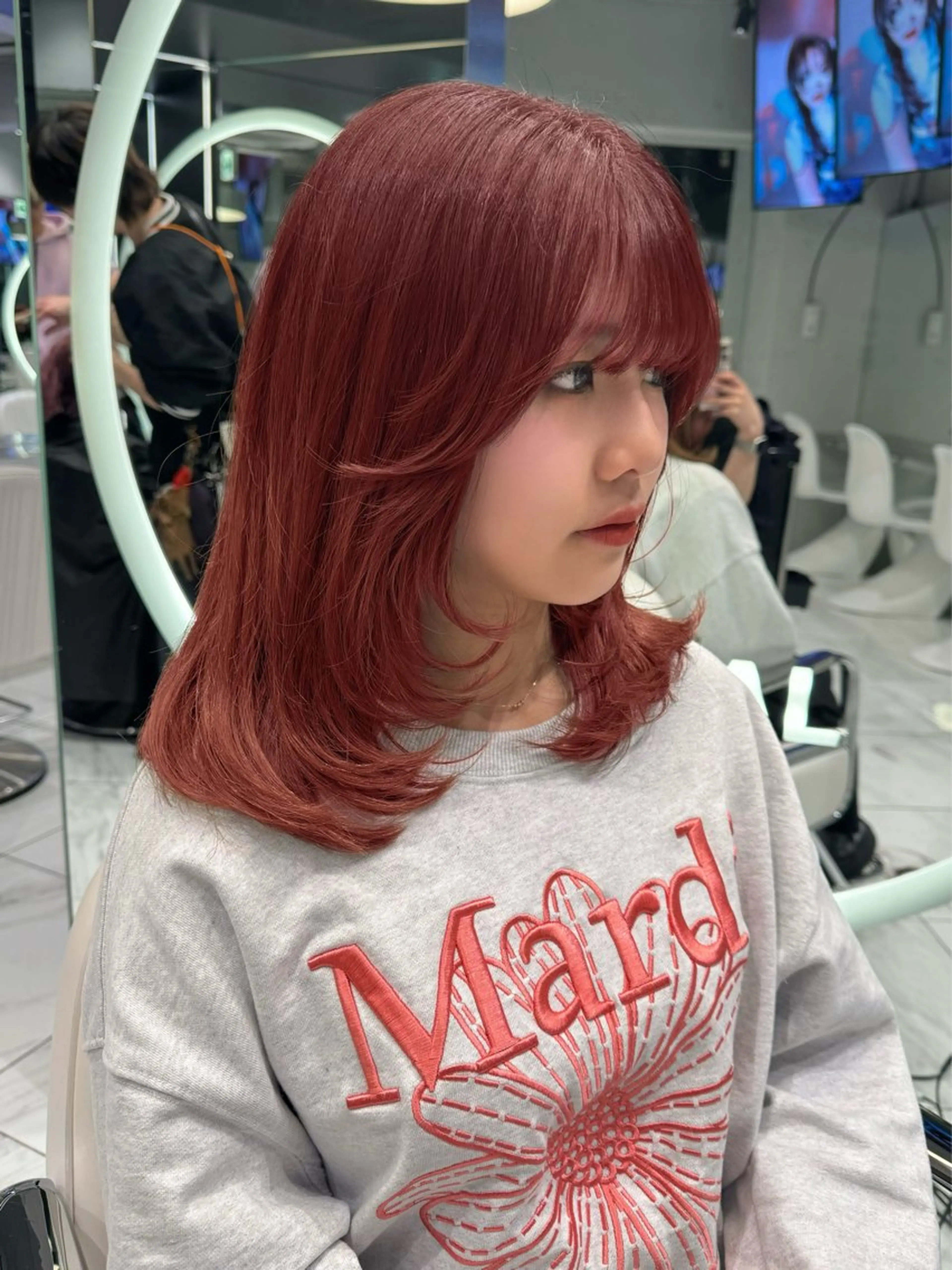 ミディアム 顔周りカット レイヤーカット REDEAL SHIBUYA所属・maya/レイヤー カット/ミインパーマのヘアスタイル