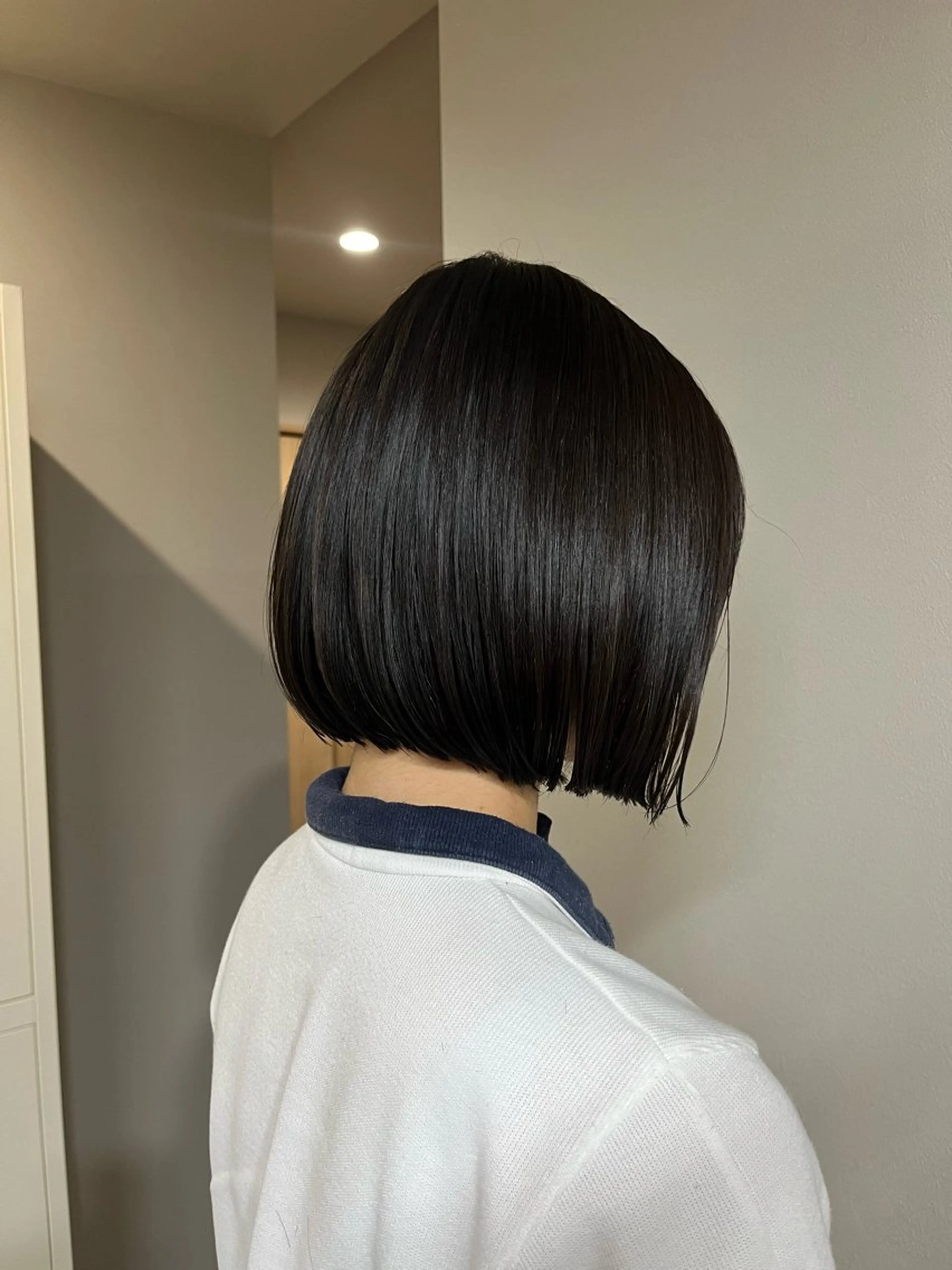 ショート ボブ eMir... 武蔵小杉所属・新舘 怜奈のヘアスタイル