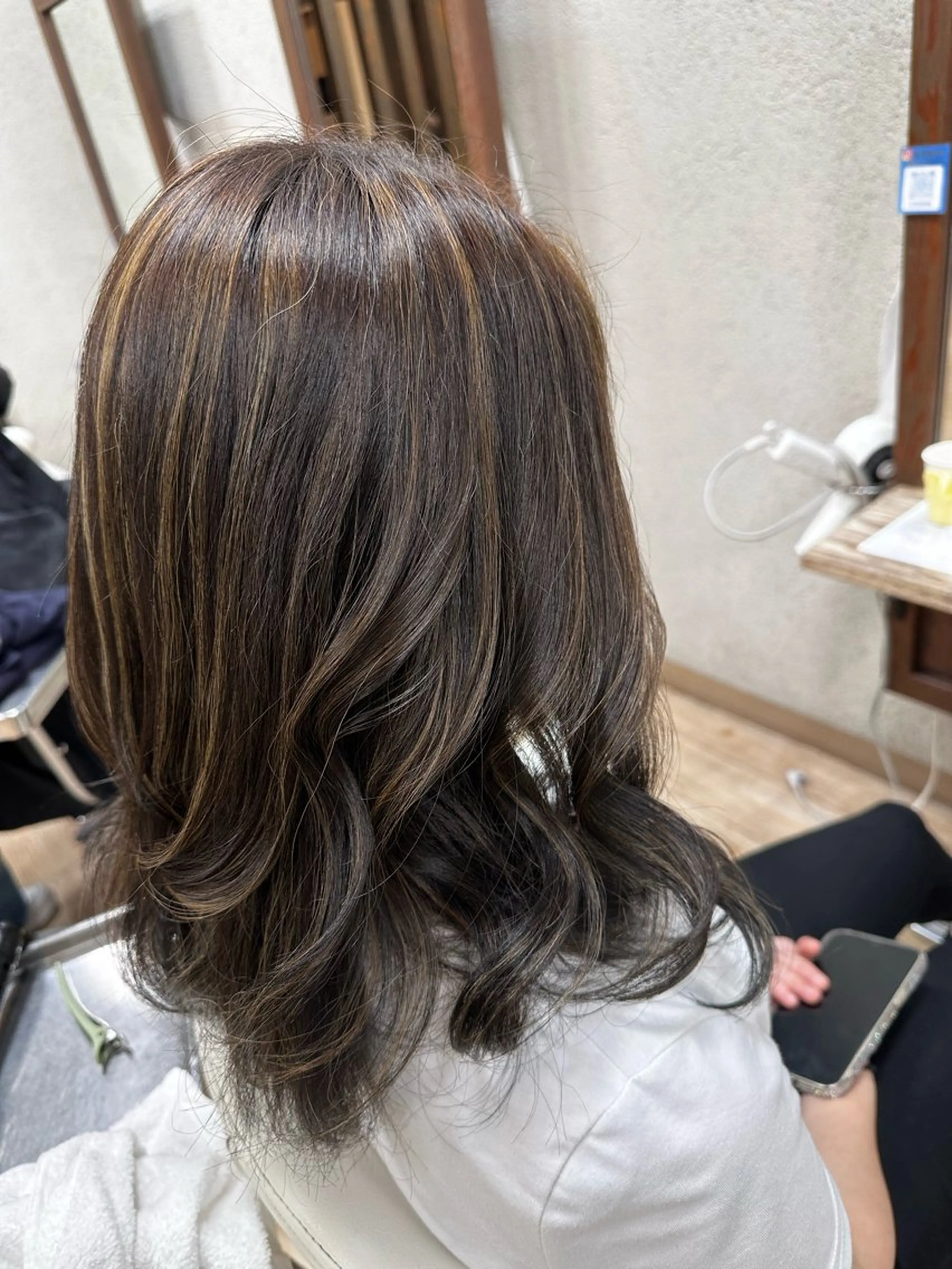 セミロング カラー ハイライトカラー ハイライト ヘアカラー 阿部 美咲のヘアスタイル