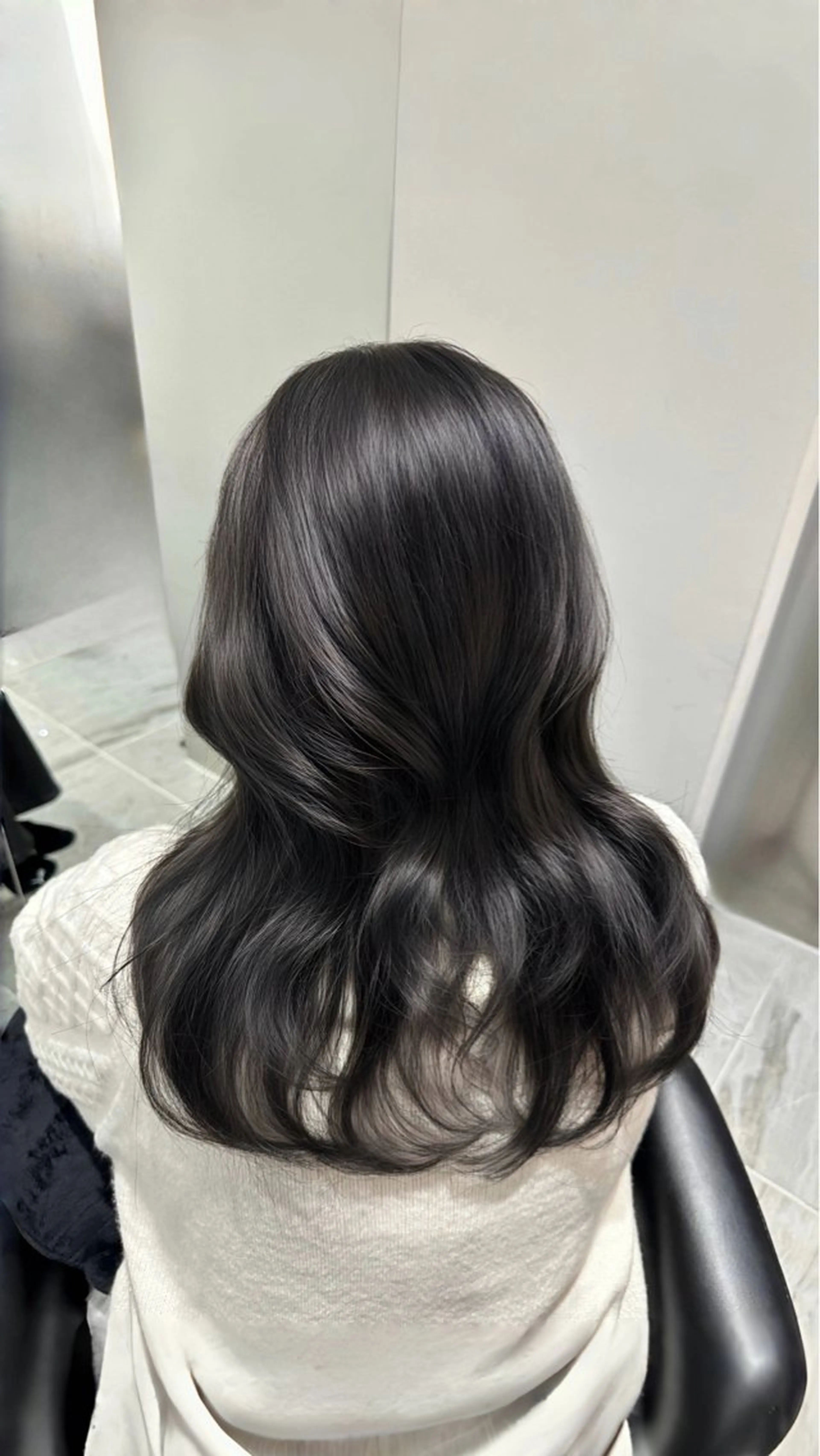 ロング カラー ブリーチ グレージュ ブリーチなしカラー オリーブグレージュ オリーブグレー 韓国ヘア🎀艶髪 RISAのヘアスタイル