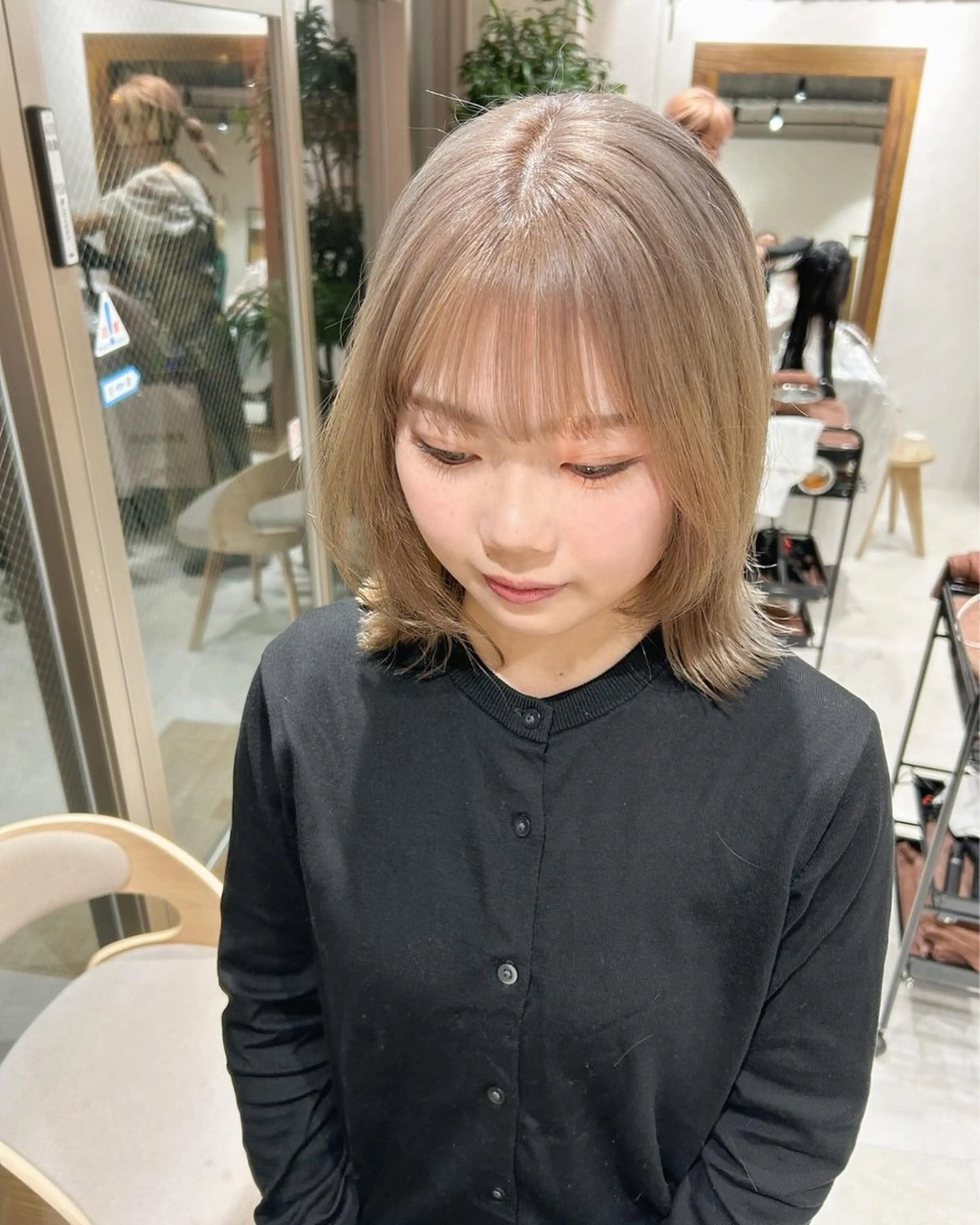セミロング カラー ベージュカラー ブリーチ ミルクティーベージュ カット ヘアカラー トリートメント 🎀髪質改善・艶髪カ ラー🎀YUMEKAのヘアスタイル