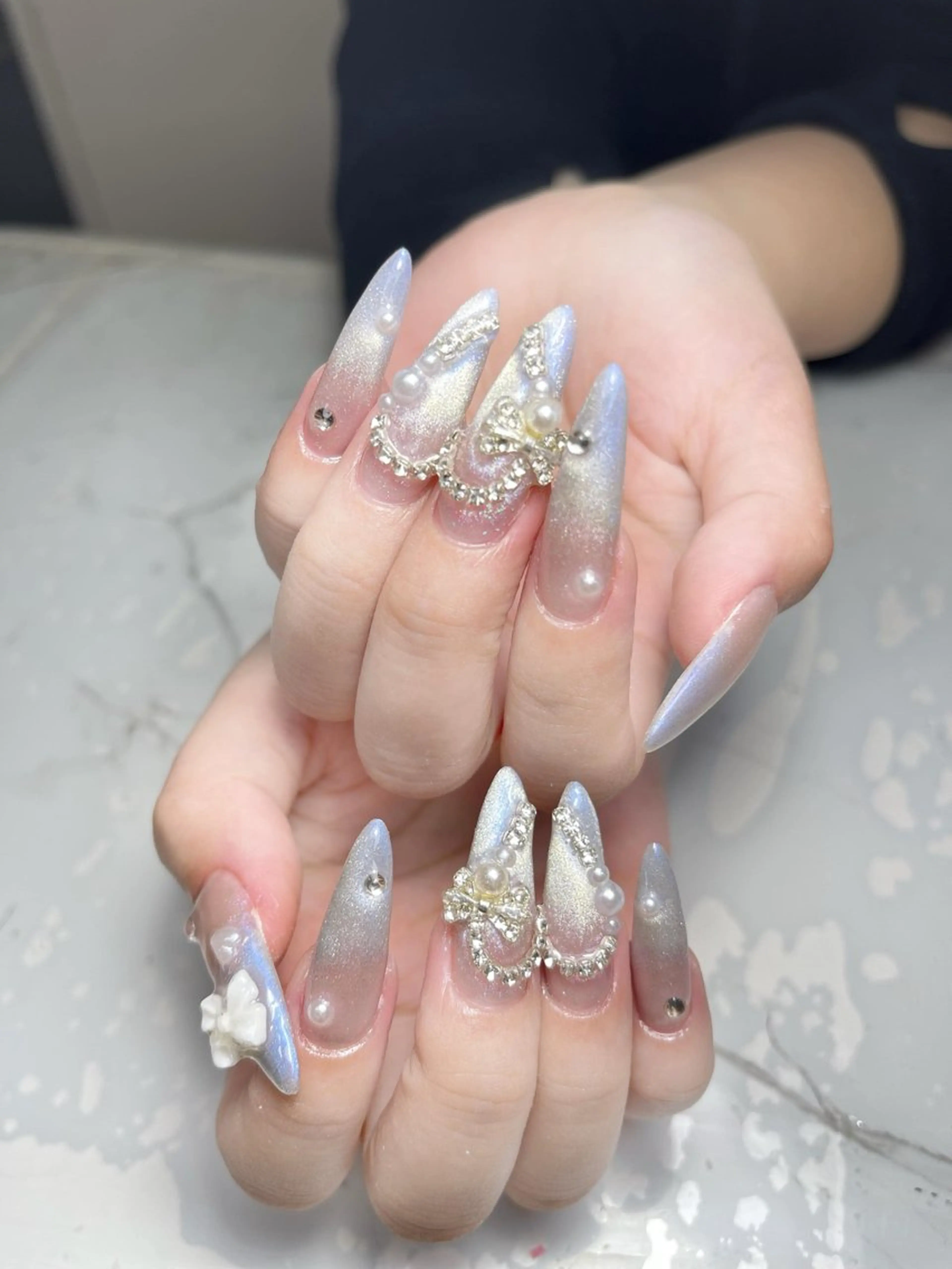 ネイル アートネイル フレンチネイル ジェルネイル グラデーション 韓国ネイル ハンドネイル 💕鈴木ユリ パラジェル/オフ無料のネイルデザイン