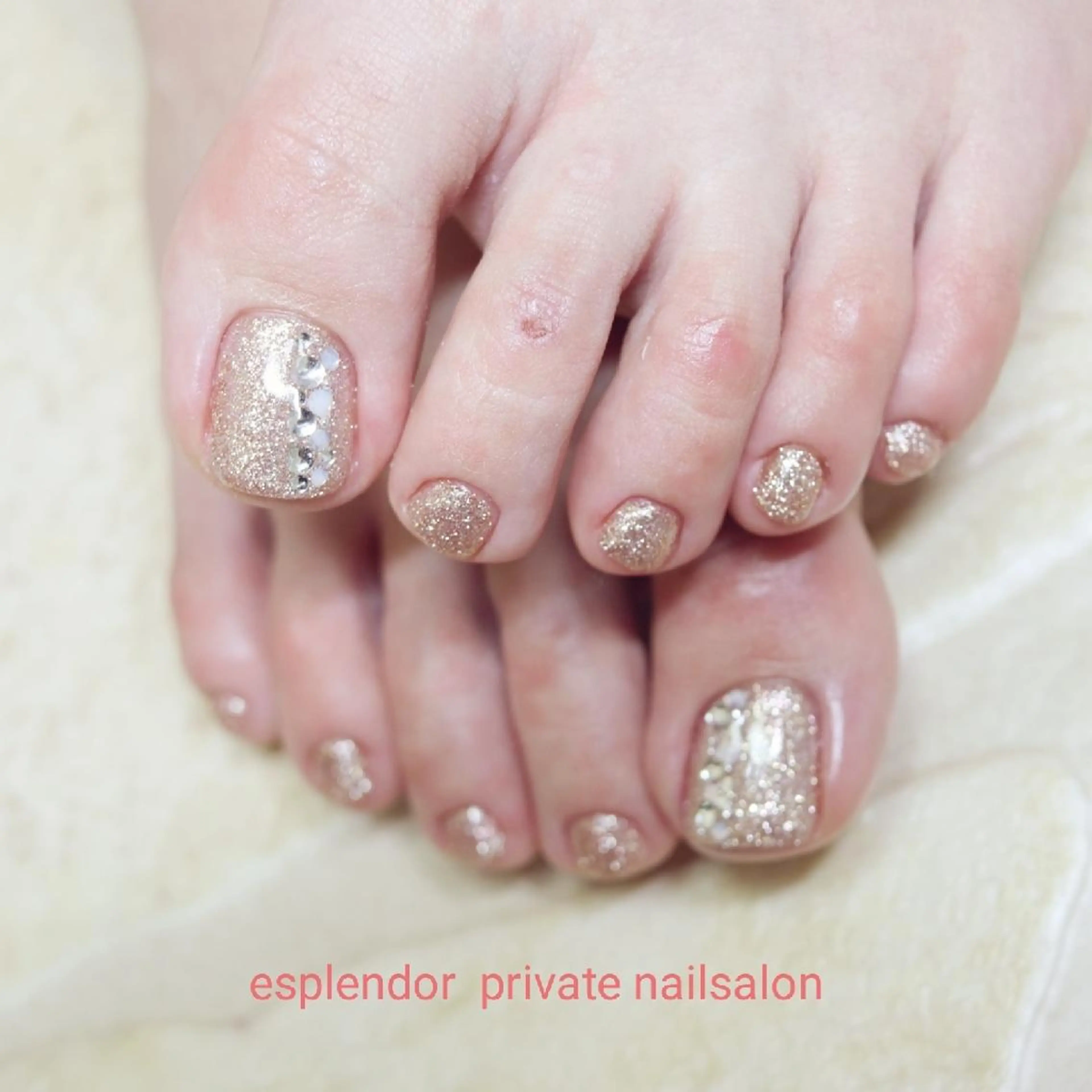 ネイル フットネイル フットネイル esplendor  エスプレンドル所属・esplendor  エスプレンドルのネイルデザイン