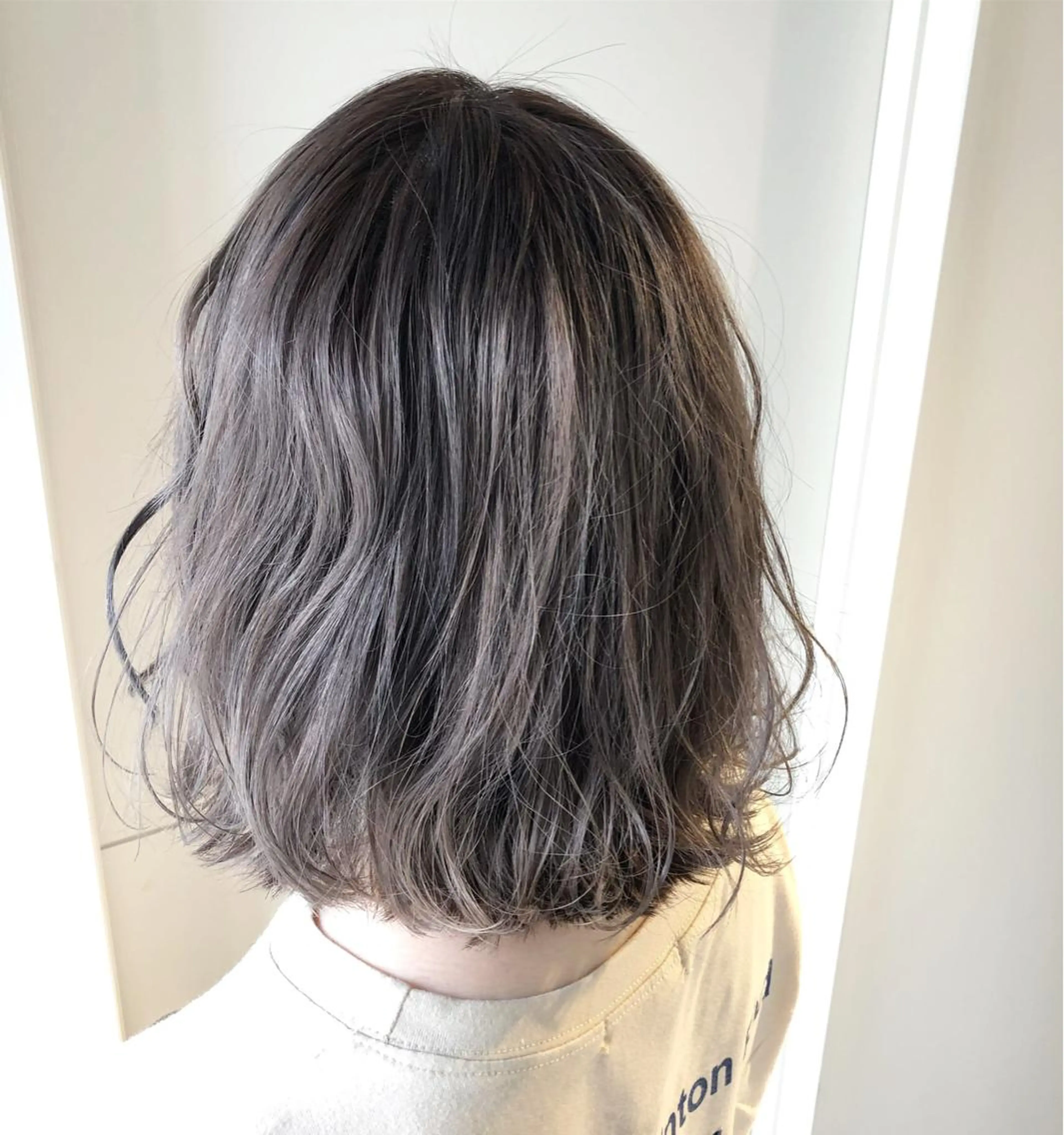 ショート カラー ヘアアレンジ ベージュカラー ブリーチ カット ヘアカラー Le/a谷町 野上幹太のヘアスタイル