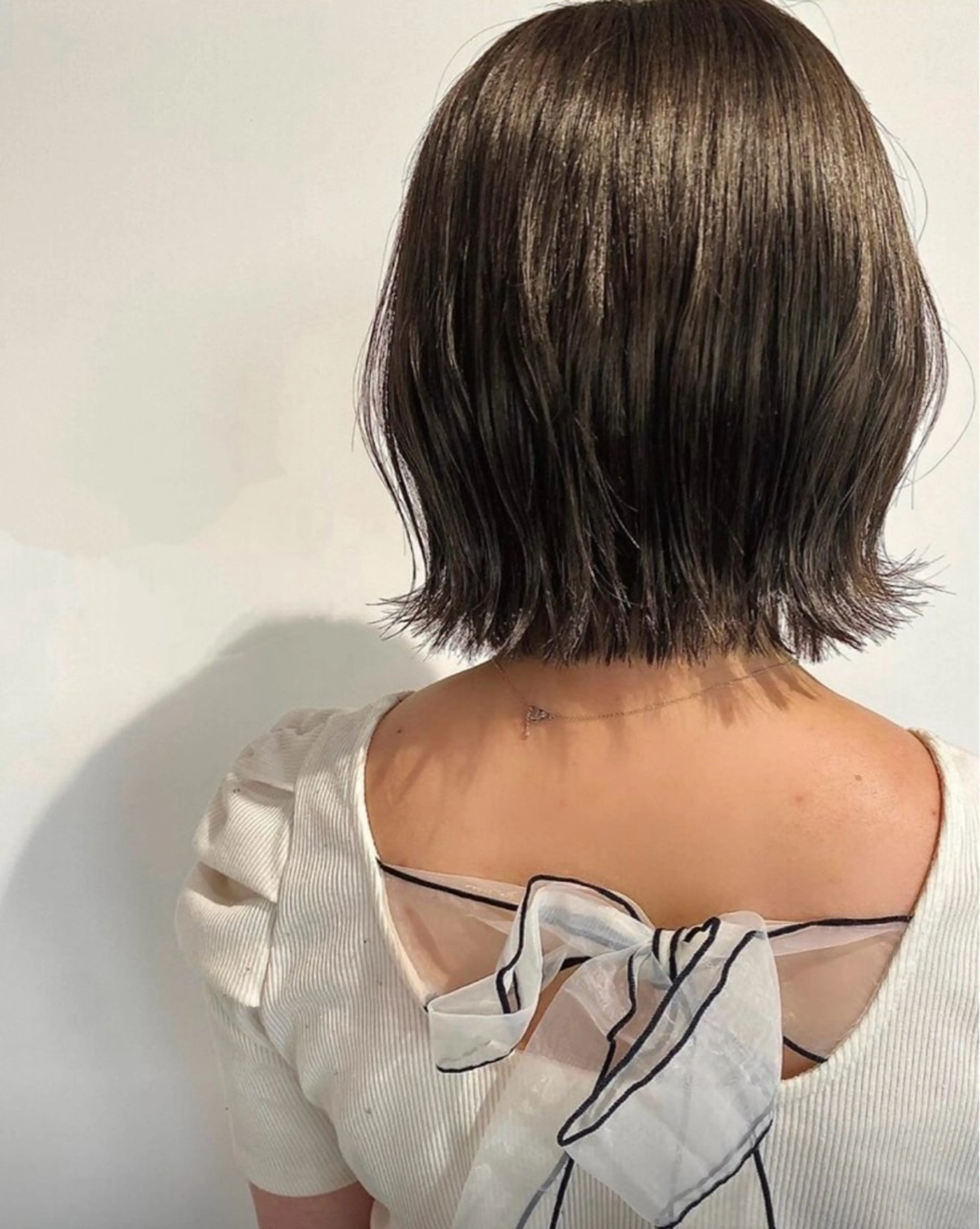 ミディアム ボブ 外ハネヘア カット トリートメント JELUNA所属・市岡 京香のヘアスタイル