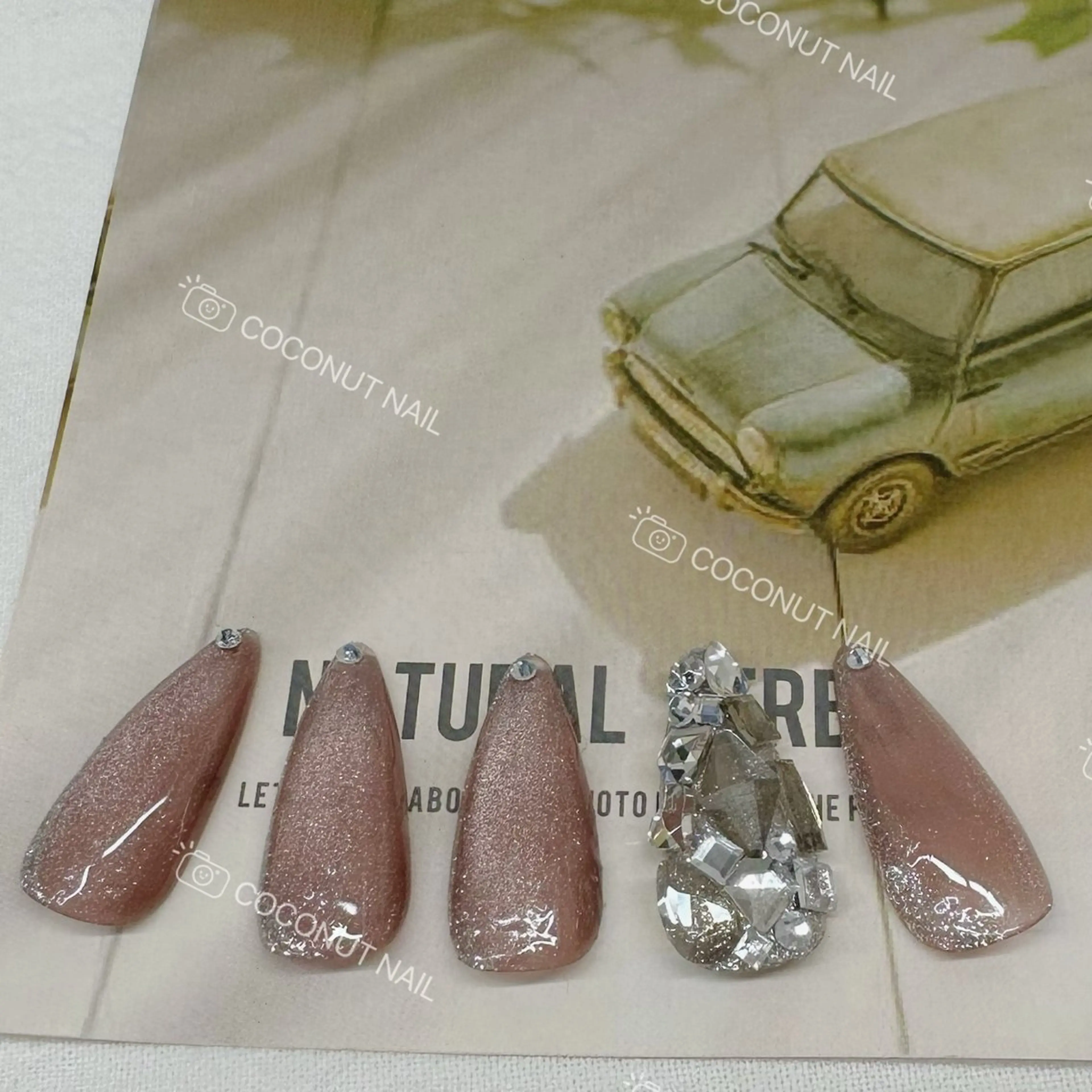 ネイル ワンホンネイル ハンドネイル 神田 ココナッツのネイルデザイン