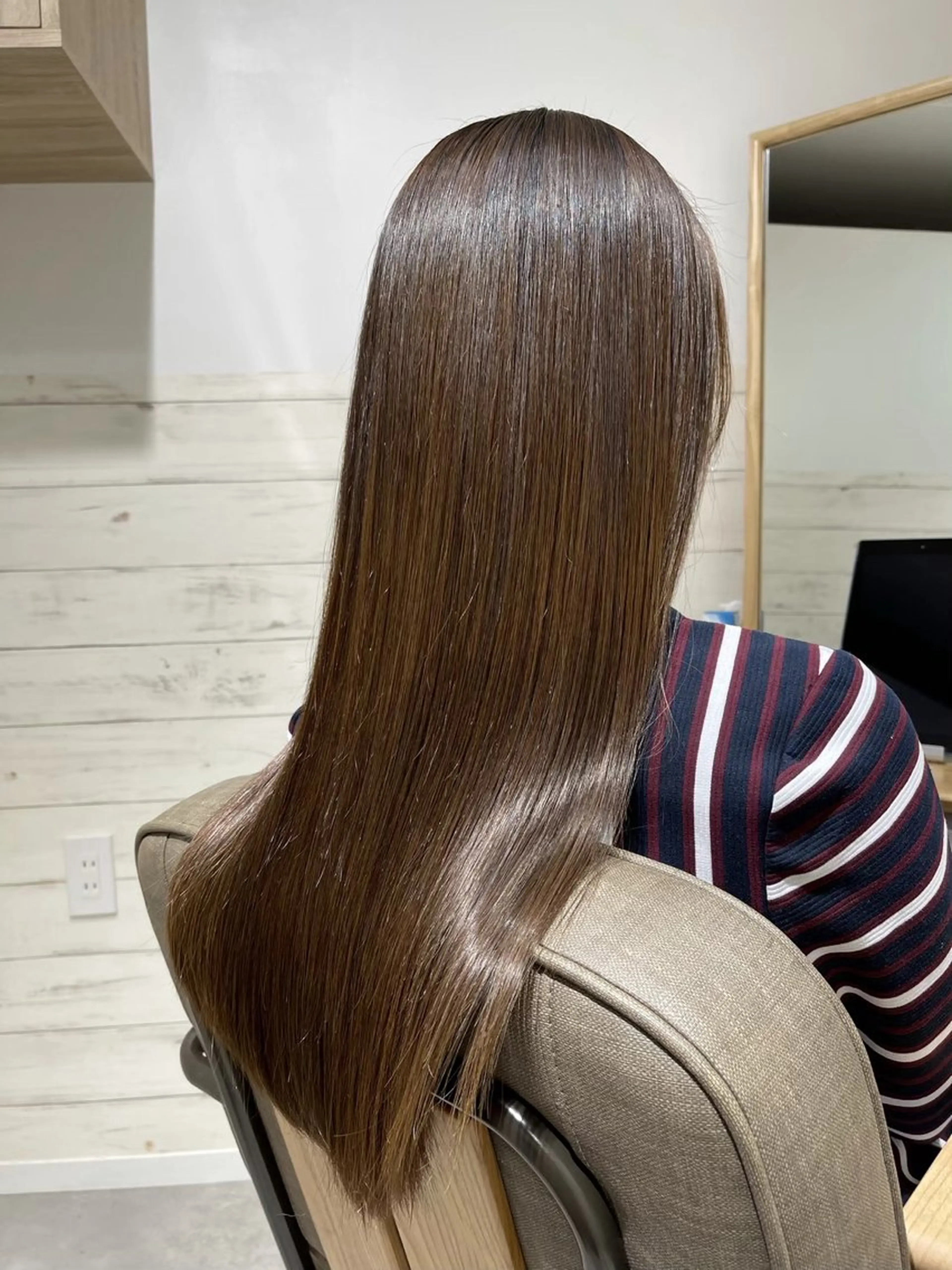 ロング カラー カット 若泉 瀬菜のヘアスタイル