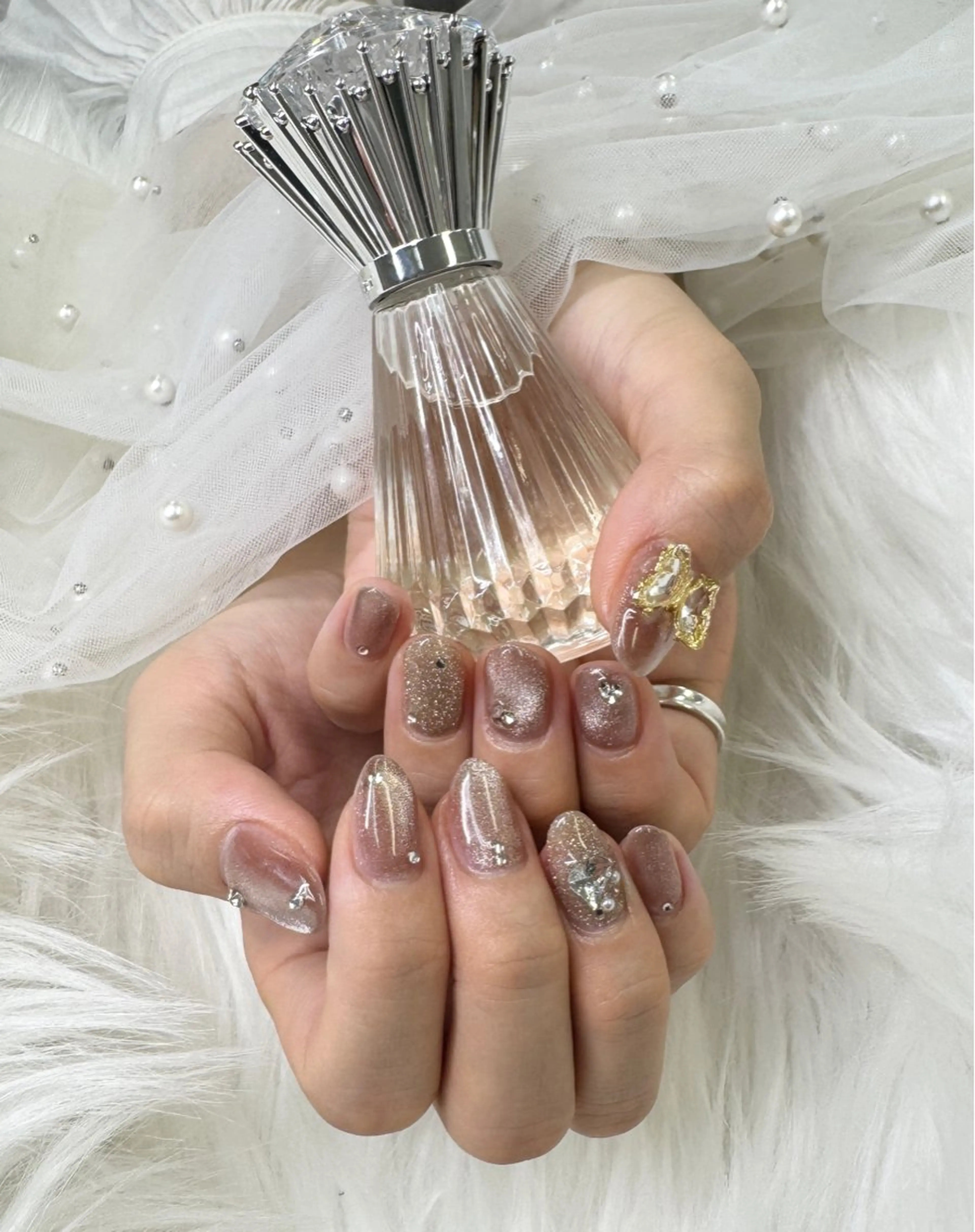 ネイル 長さ出し フレンチネイル ジェルネイル ガラスフレンチ キラキラネイル クイーンズネイル銀座所属・Queeens nailのネイルデザイン