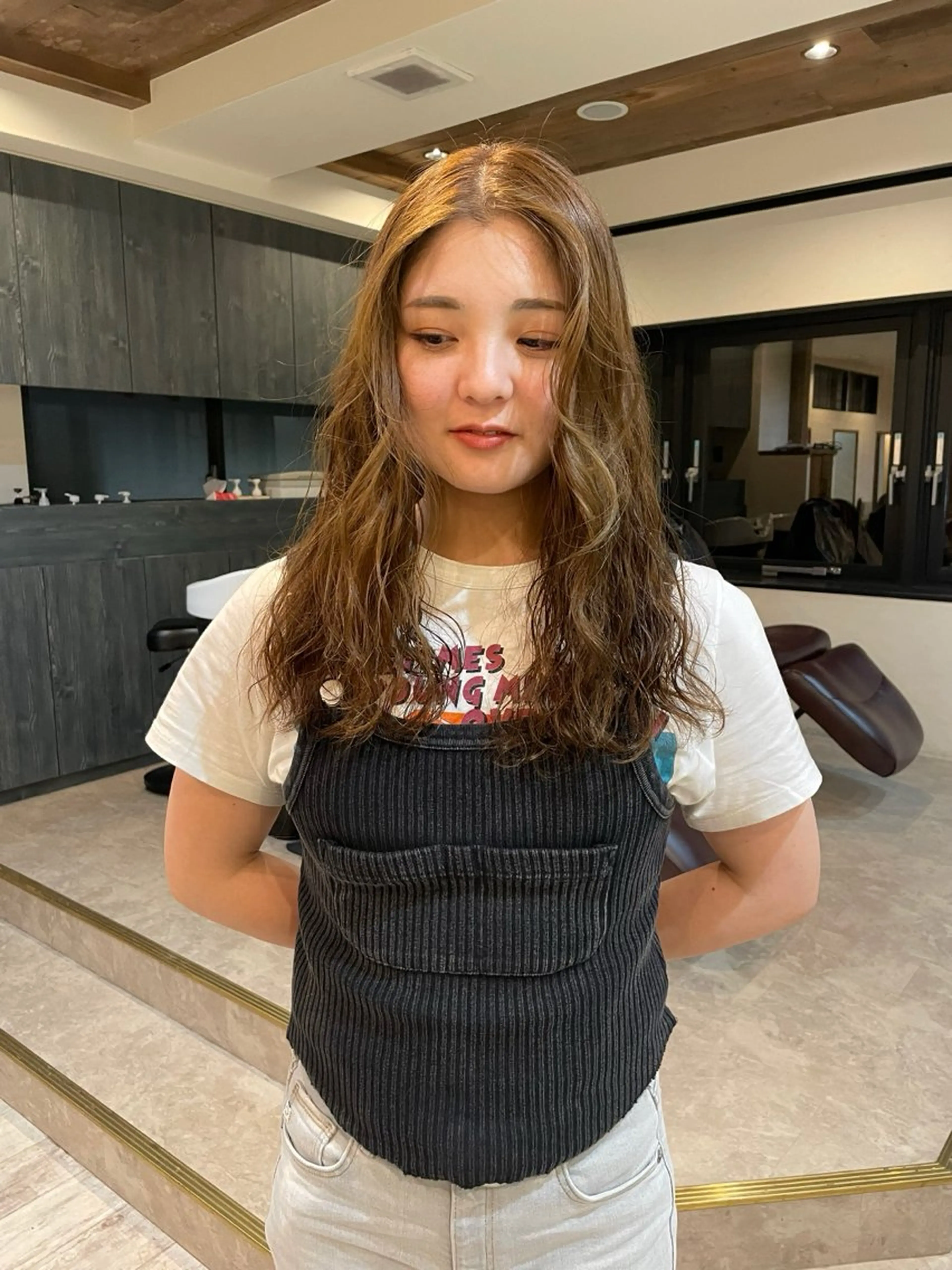 ロング カラー ベージュカラー ブリーチ ヘーゼル ブリーチなしカラー カット ヘアカラー トリートメント 渋谷 留菜のヘアスタイル