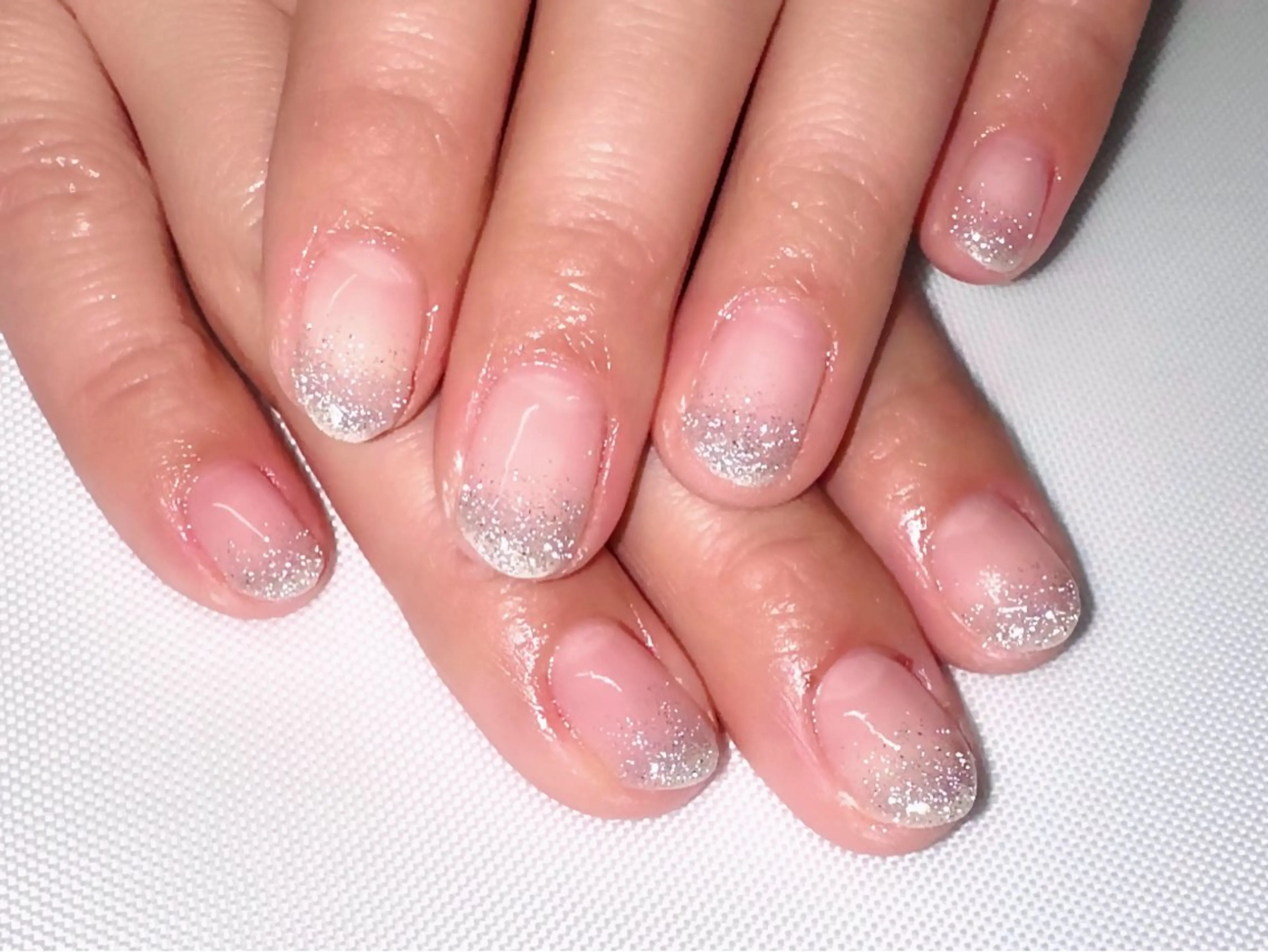 ネイル フラッシュネイル ラメ(グリッター) ラメグラデーション 丸山 春花のネイルデザイン