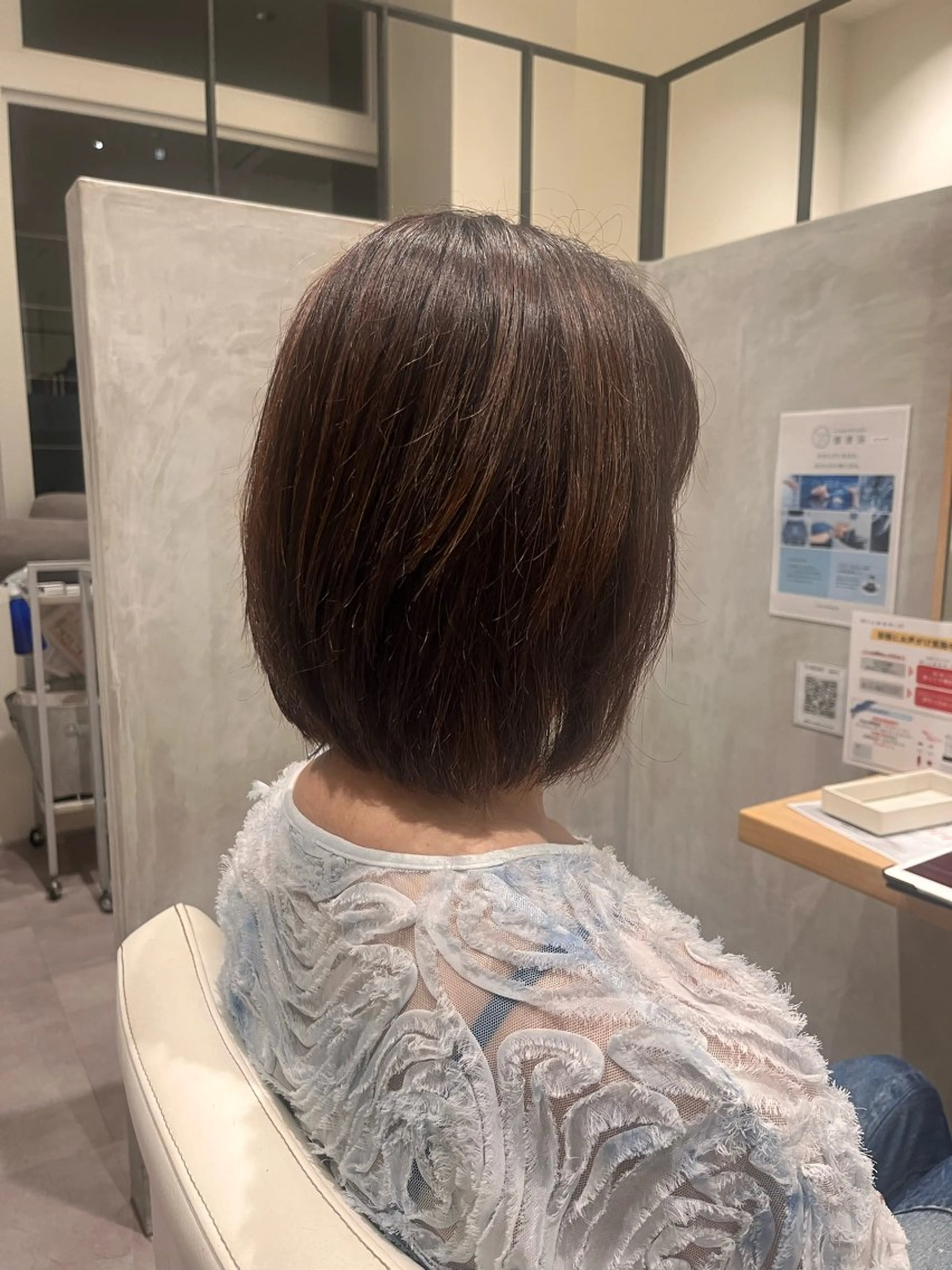 ミディアム ウィスタリアフィールドプランシュ所属・Planches 渡辺のヘアスタイル