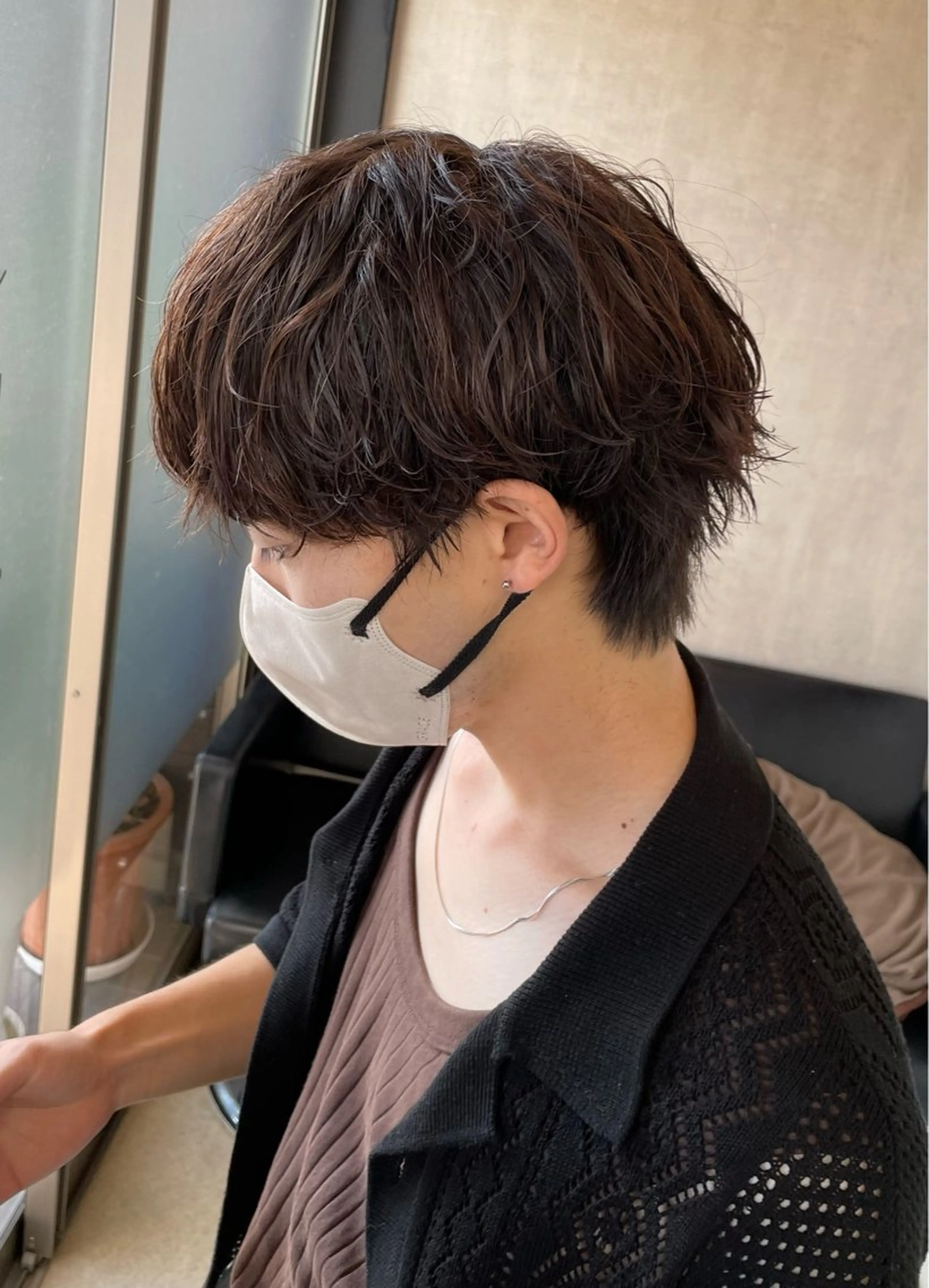 ショート パーマ メンズ メンズブリーチ センターパート フェードカット メンズ韓国風 マッシュ カット パーマ 大島 渓翔のヘアスタイル