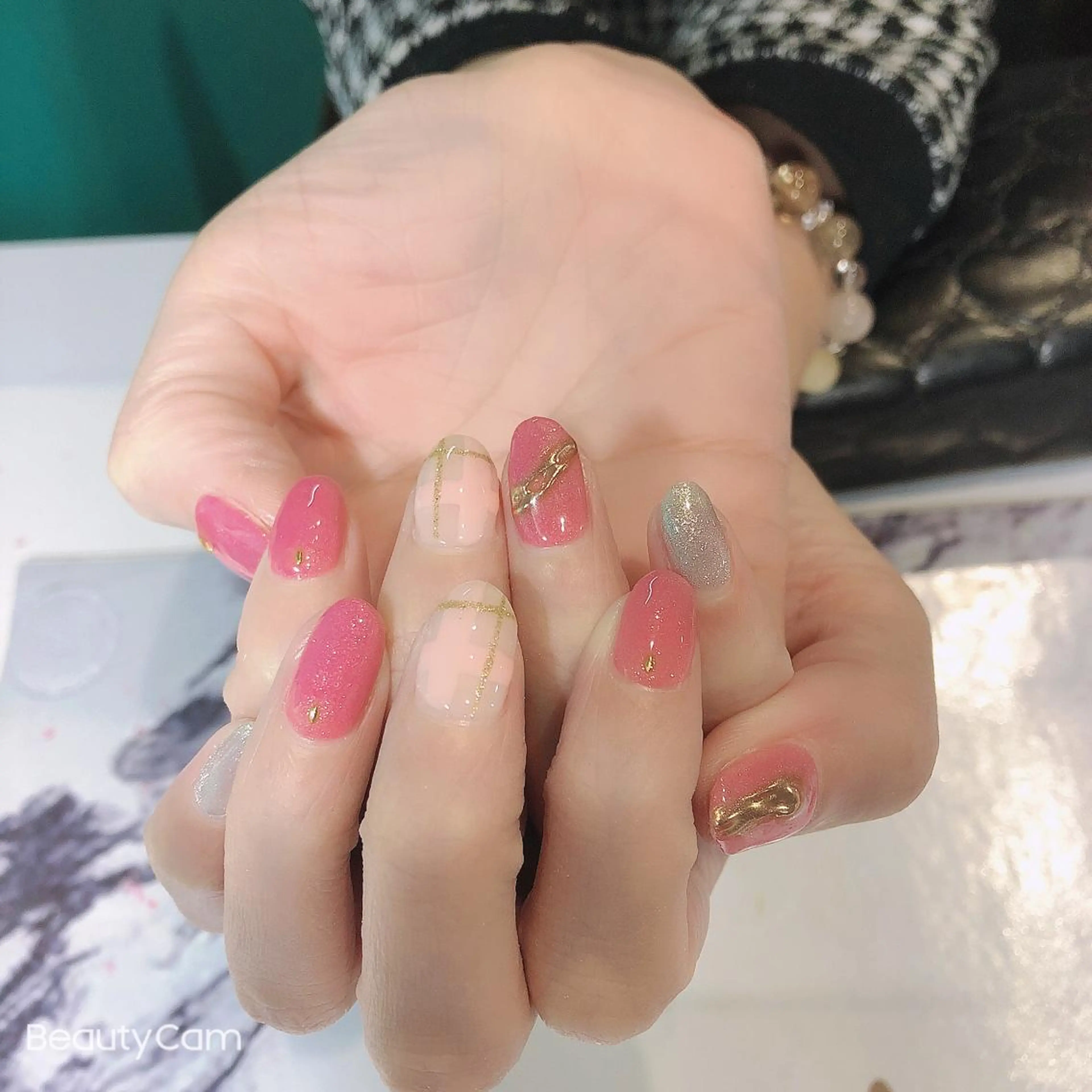 ネイル Guarendo錦糸町店所属・ガレンドウ 白澤 愛子のネイルデザイン