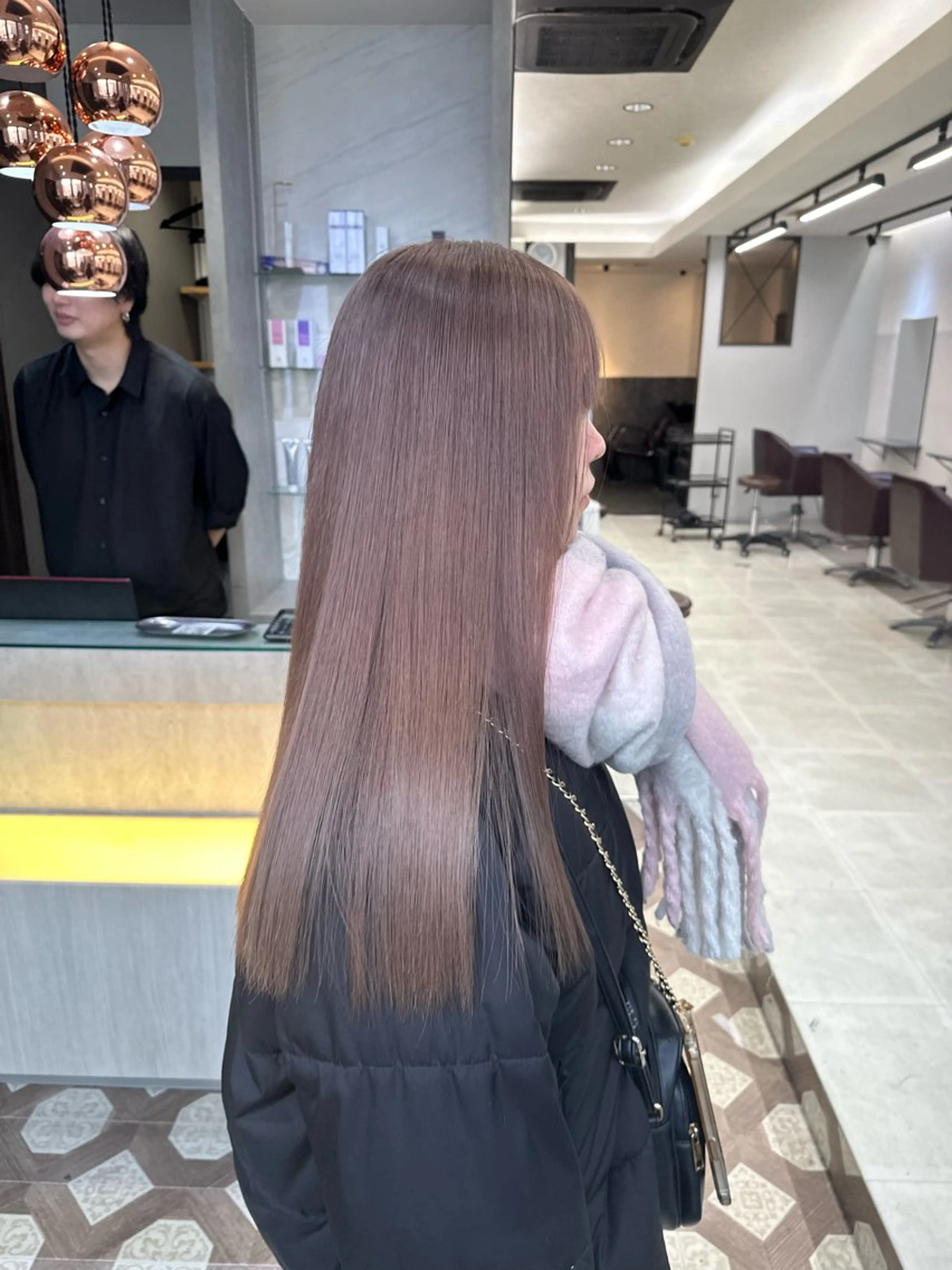 ミディアム カラー ブリーチ ヘアカラー トリートメント AYAKASA 暖色カラー/レイヤーのヘアスタイル