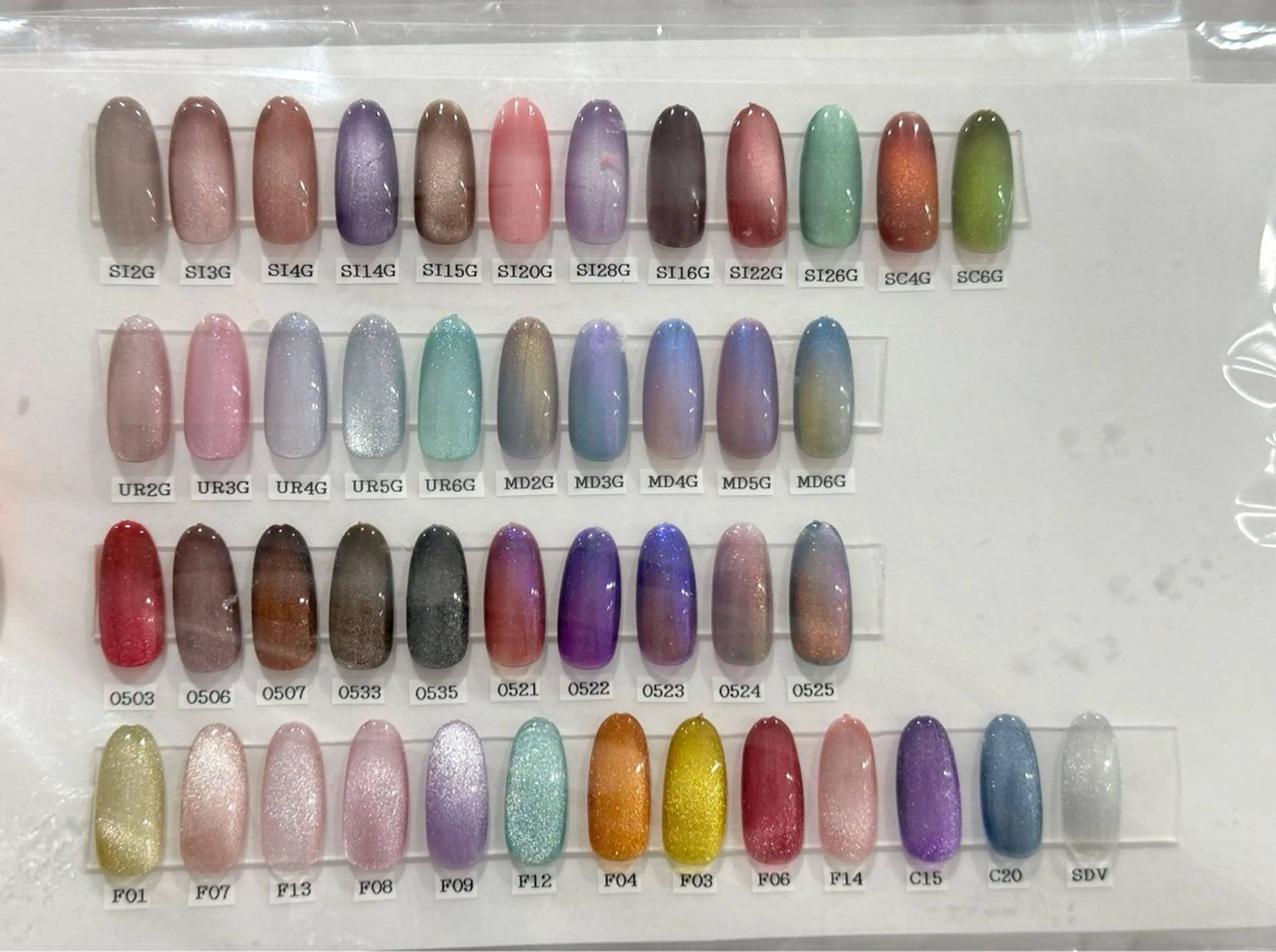 ネイル マグネットネイル MAXKELLY MEGUMIのネイルデザイン