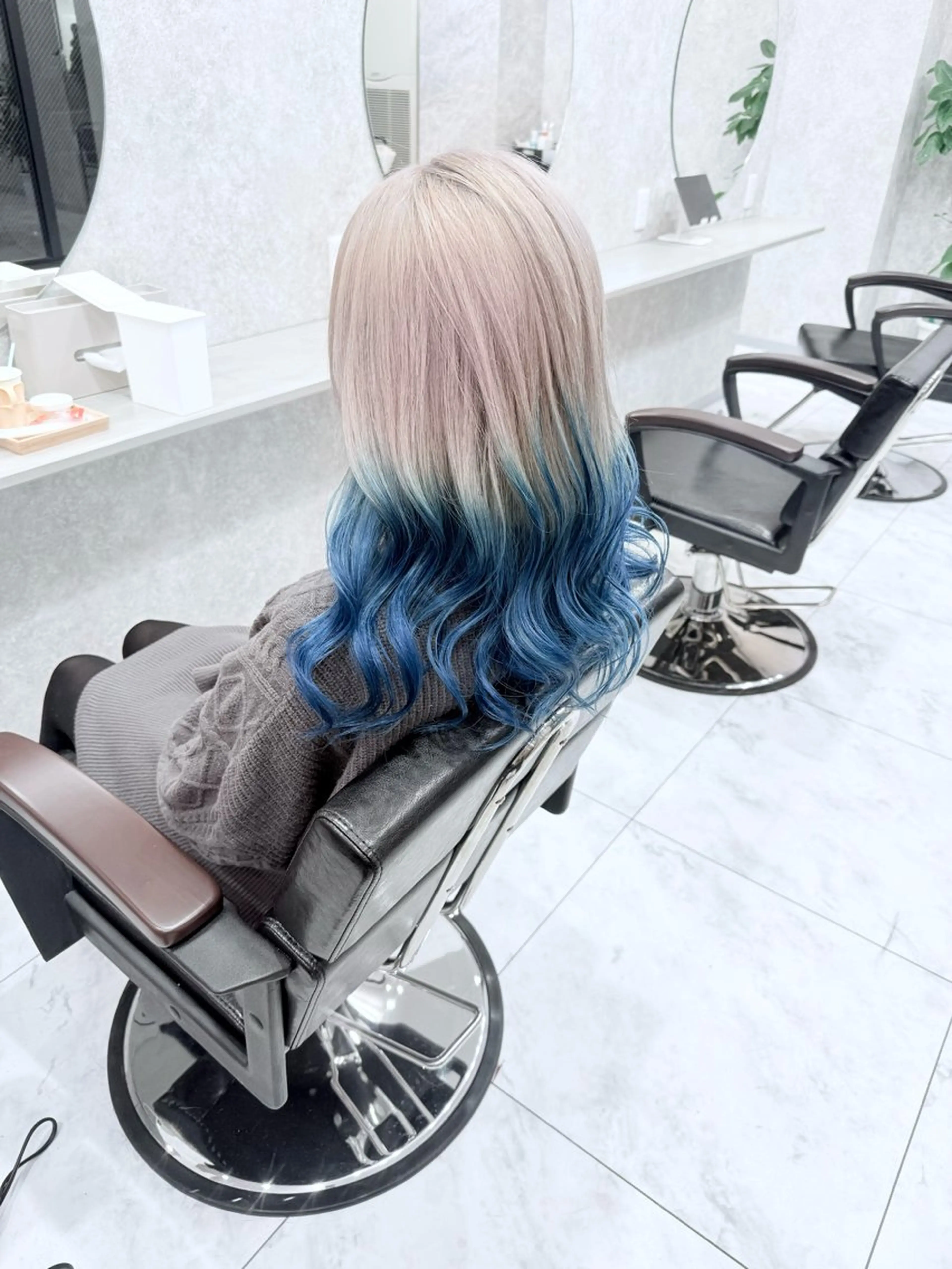 ロング カラー ブリーチ ケアブリーチ デザインカラー ダブルカラー ハイトーンカラー ヘアカラー 🌈派手髪ハイトーン 🌈鈴木亮太🌈のヘアスタイル