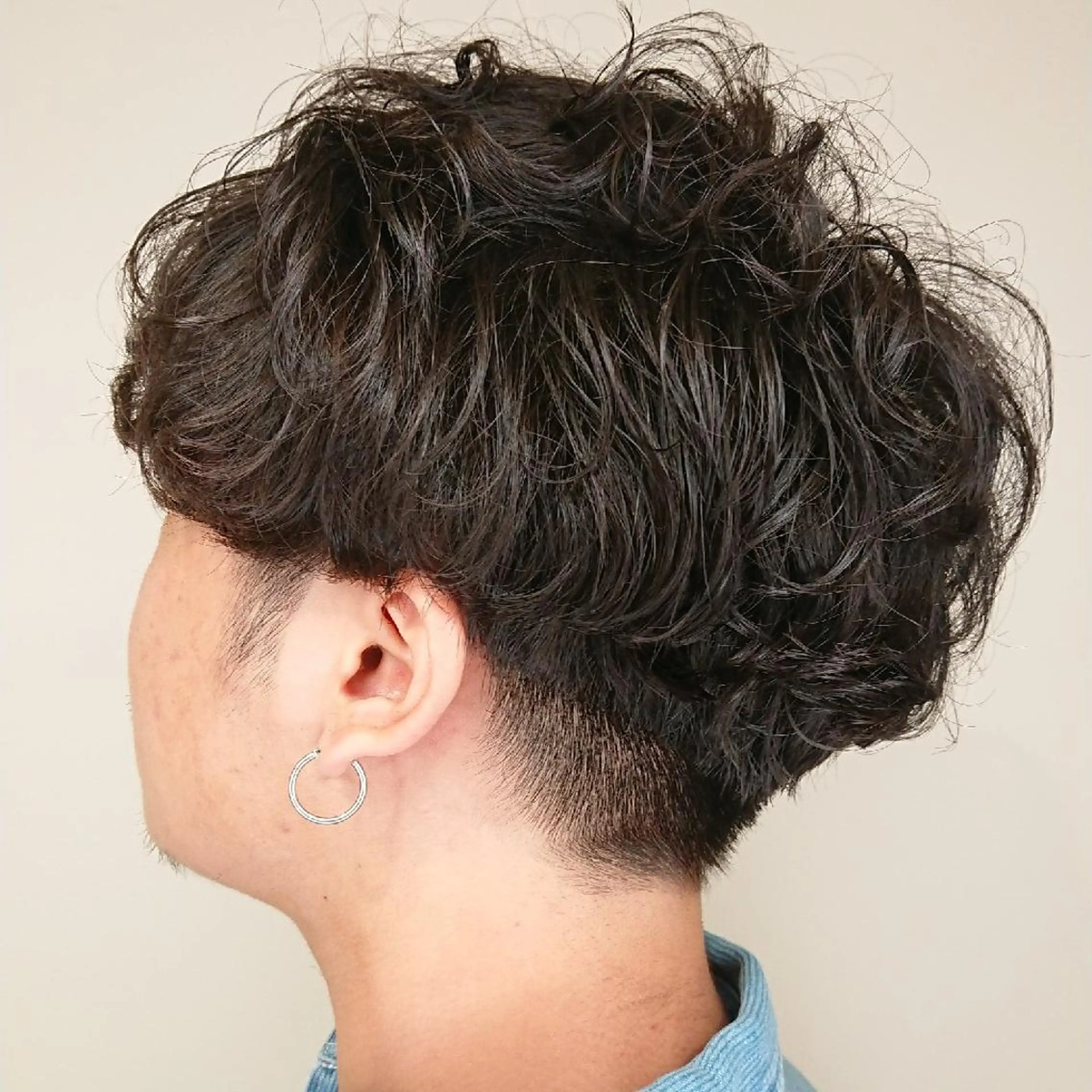 メンズ カラー パーマ ヘアアレンジ アップバング メンズブリーチ マッシュ メンズパーマ ブリーチ ブリーチ/ヘアケア/ 艶髪/イギチハルのヘアスタイル