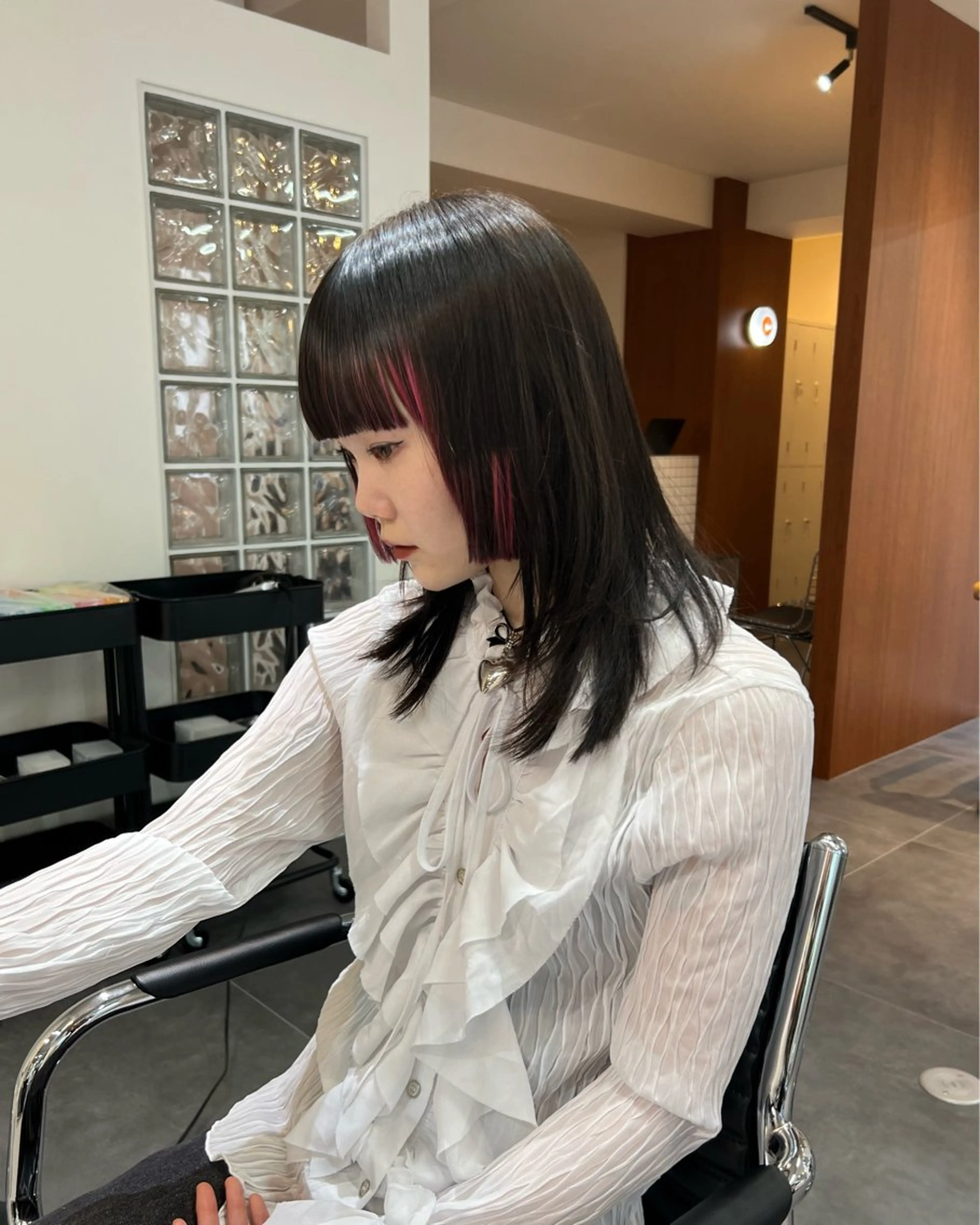 ミディアム Hz/金子 亮/レイヤーカットのヘアスタイル