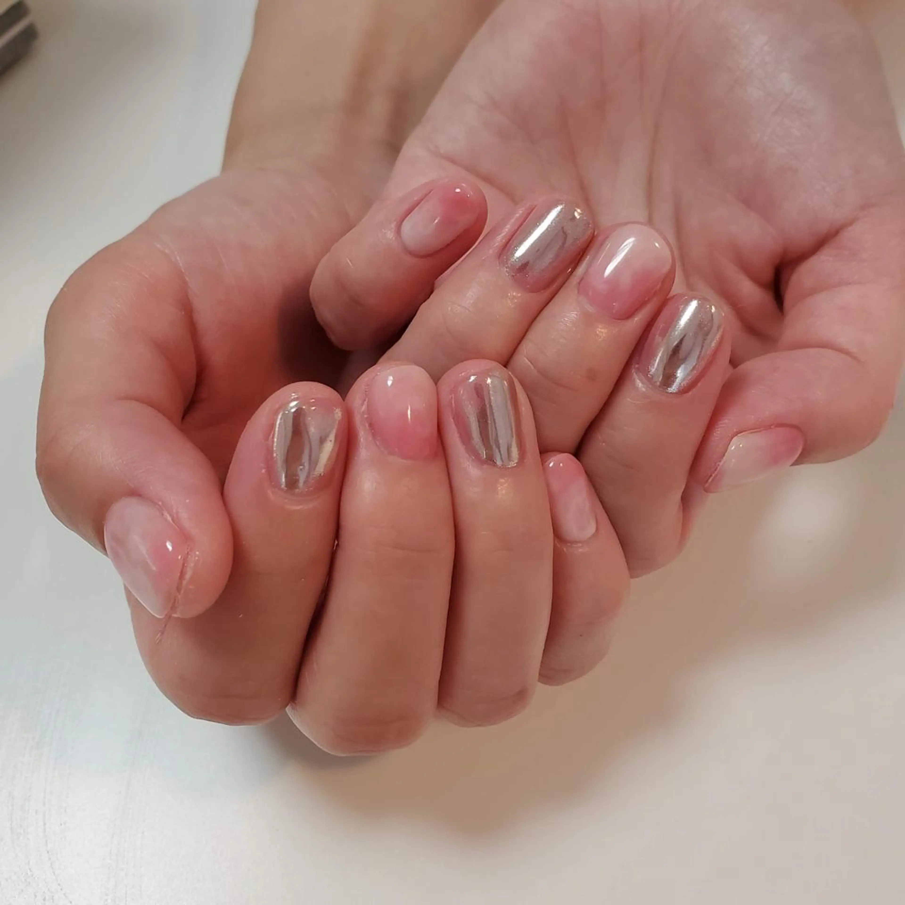 ネイル ミラーネイル ニュアンスネイル ピンク ネイル＆フットケアサロンアイアムアイ所属・ネイリスト モリシタのネイルデザイン
