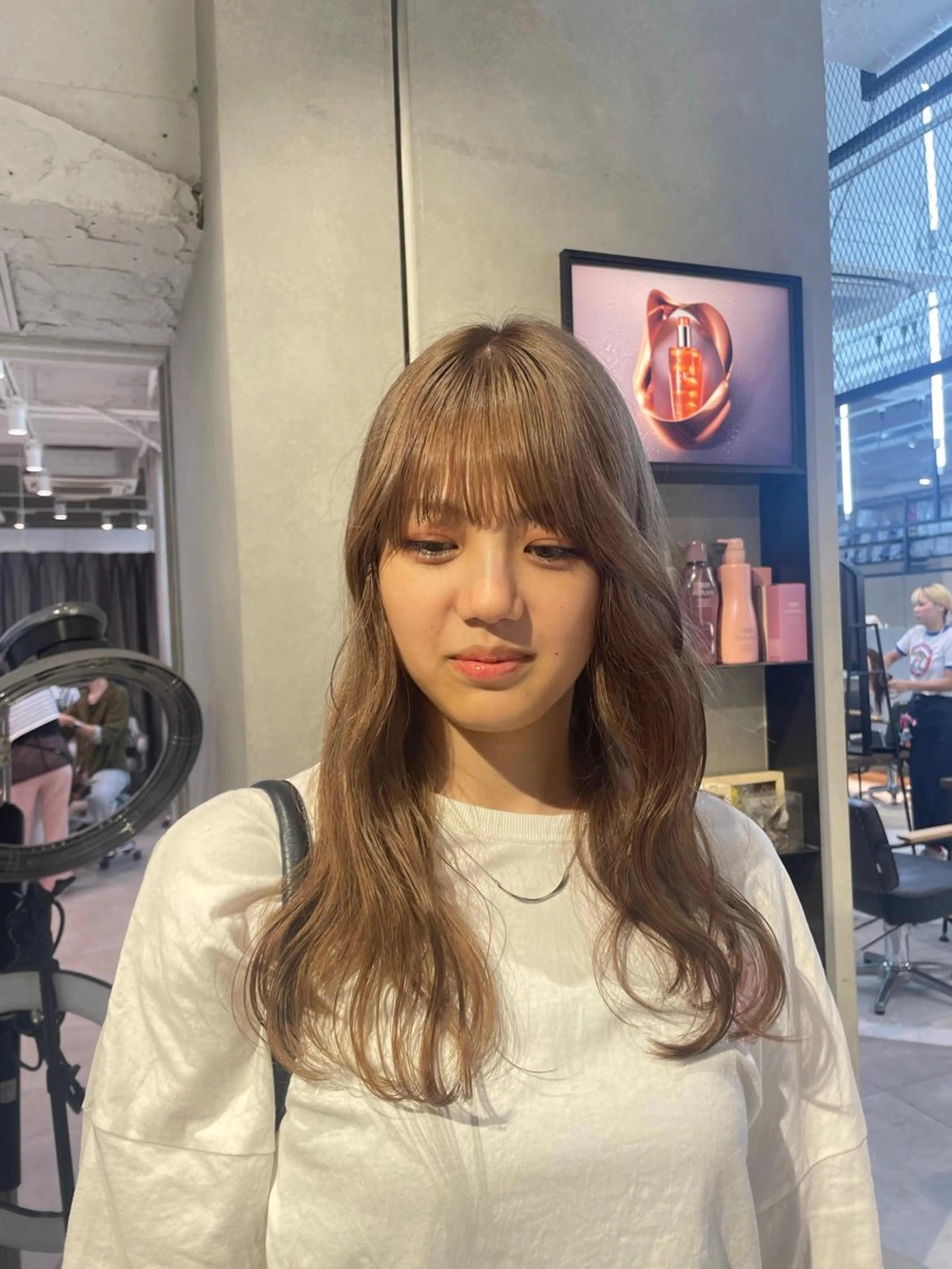 ミディアム カラー ヘアカラー 🌟暖色系ハイトーン 🌟AIのヘアスタイル