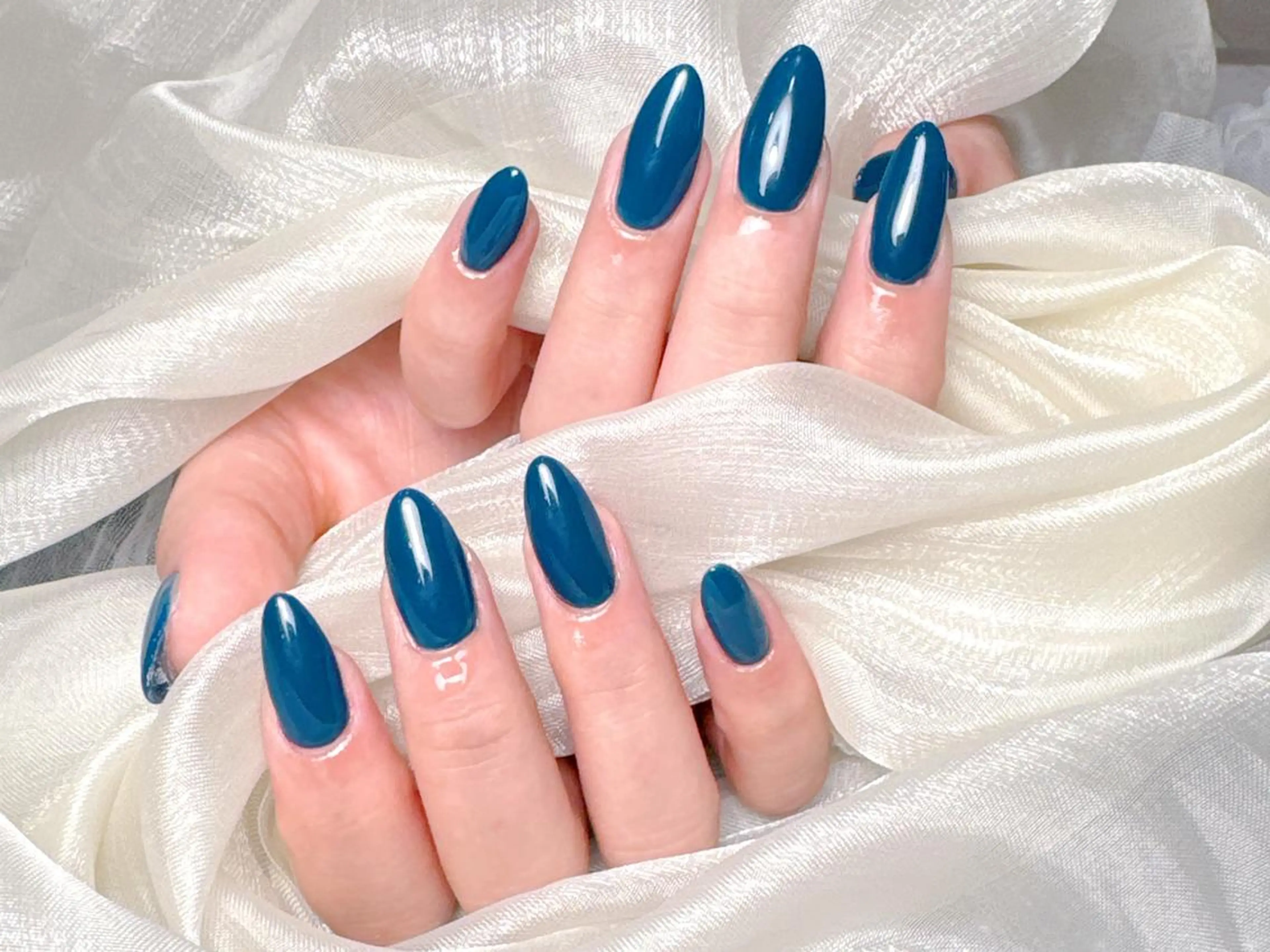 ネイル カジュアル チークネイル フレンチネイル ジェルネイル ガーリー ハンドネイル ハンドケア Di moのネイルデザイン