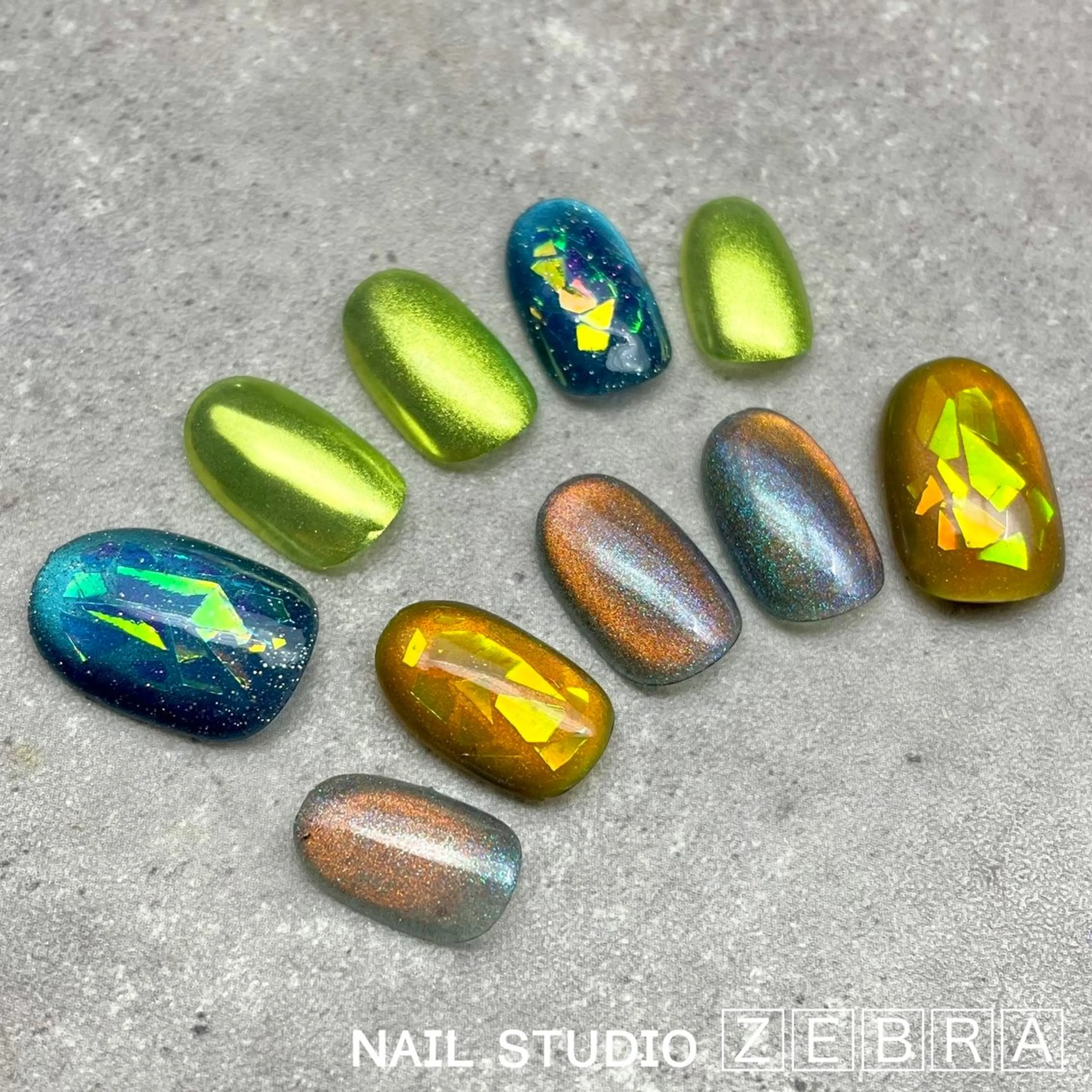 💎宝石ネイル(オフ込み)の写真