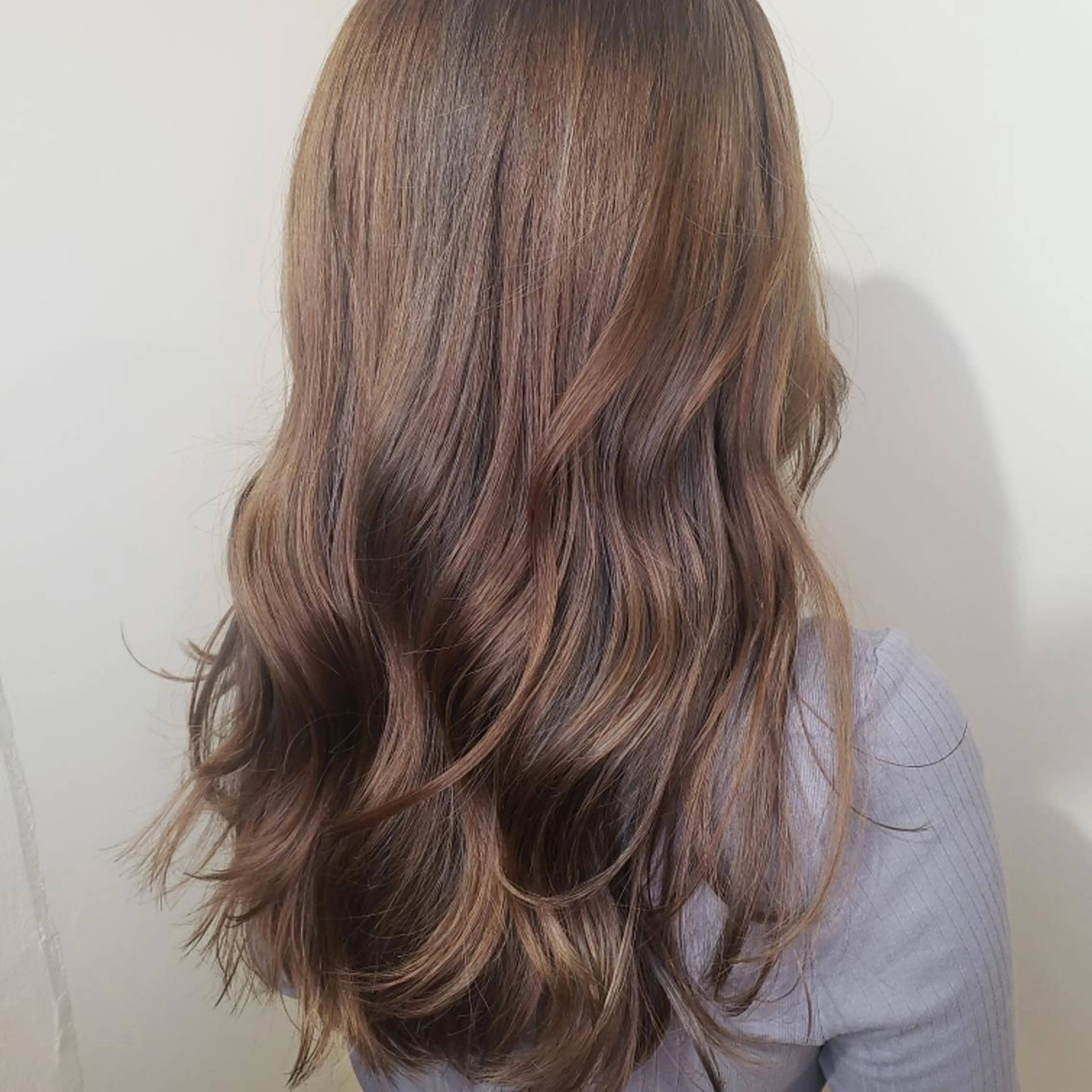 ロング 韓国風ヘア カット ヘアカラー トリートメント 🇰🇷透明感×ハイ トーン🌟tomoのヘアスタイル