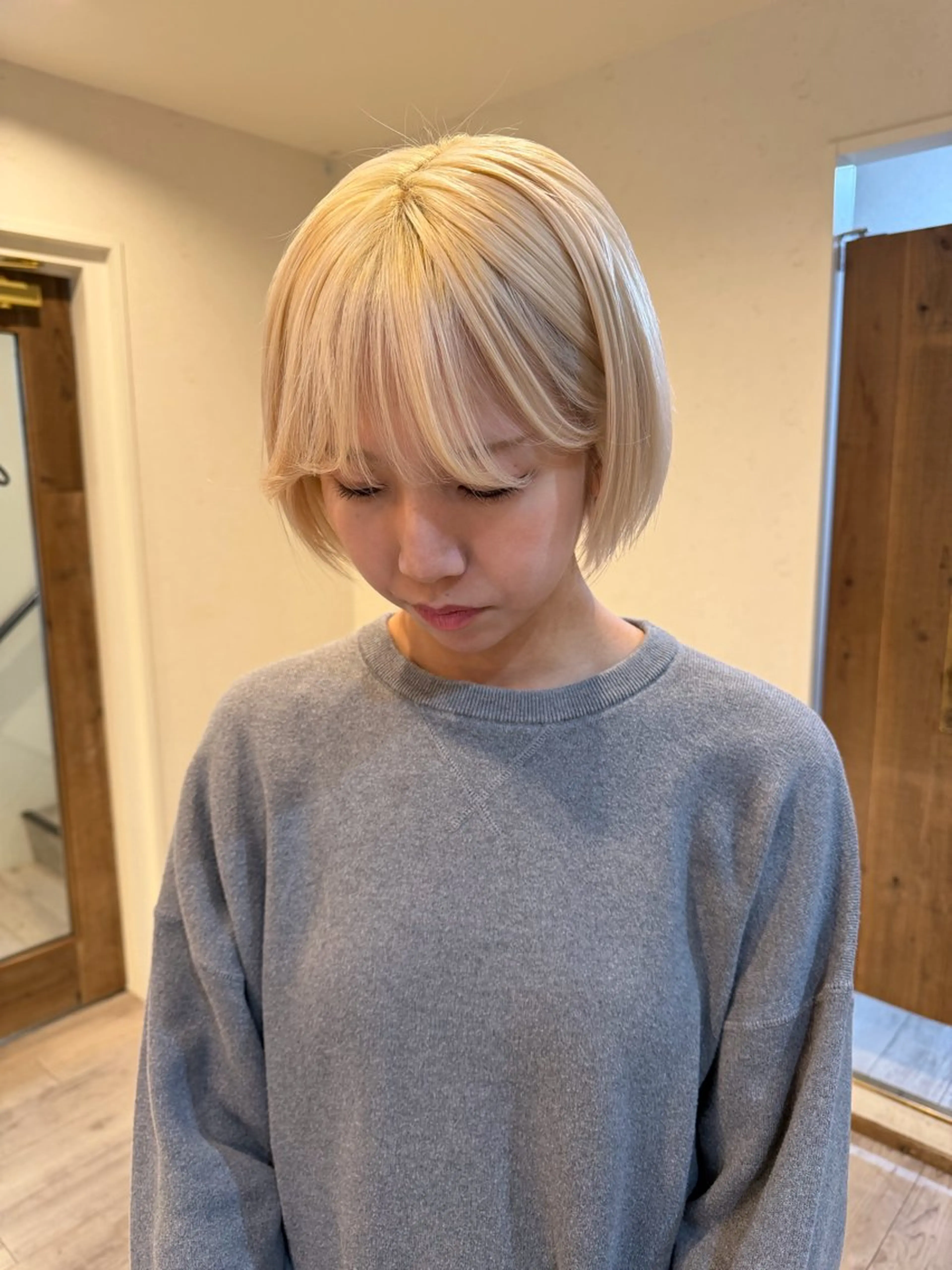 ショート ヘアカラー 渋谷 留菜のヘアスタイル