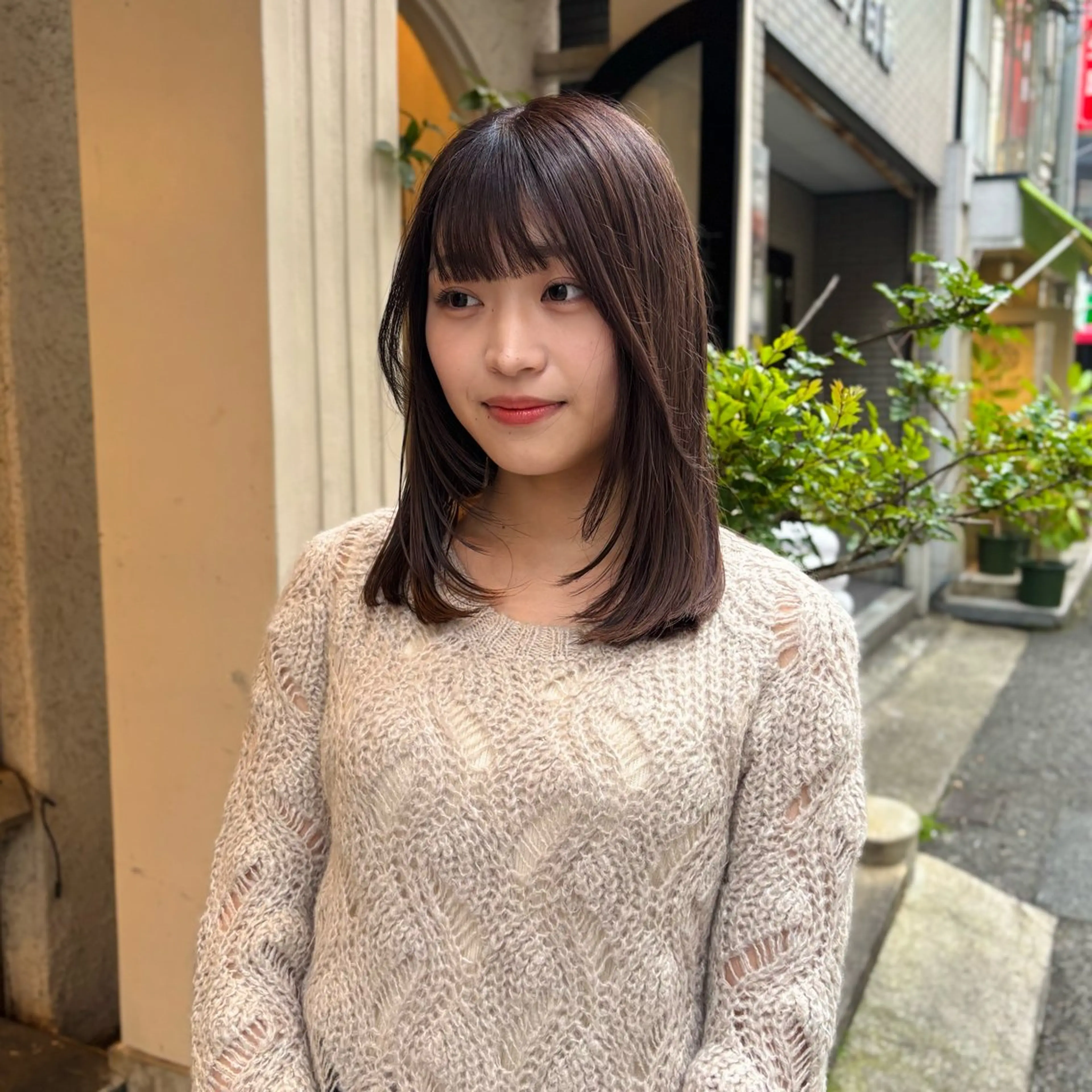 ミディアム カラー ブラウンカラー 透明感カラー ハイトーンカラー マロンブラウン 顔周りカット カット ヘアカラー トリートメント 芦刈 咲来のヘアスタイル