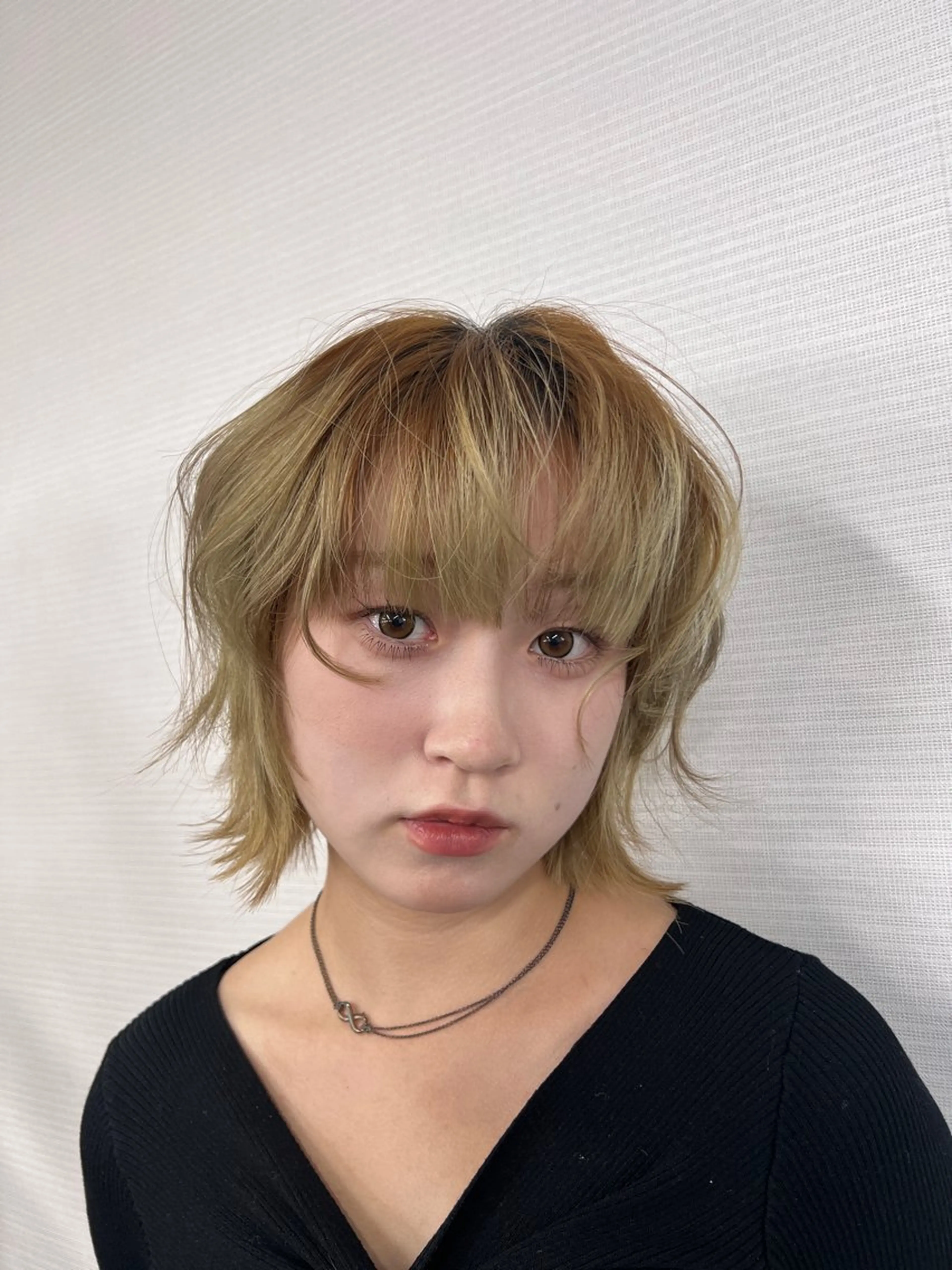 ショート 志田 ほん/ インナーカラーのヘアスタイル