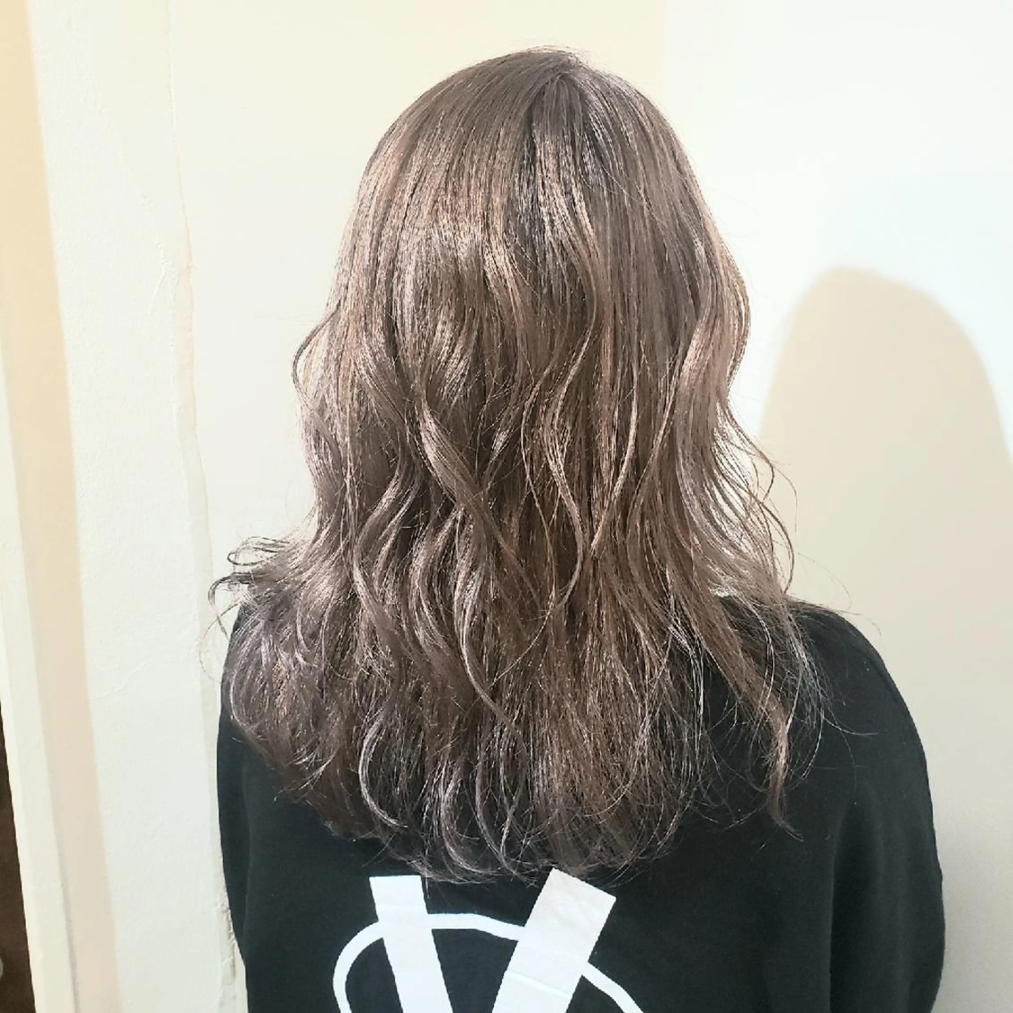 セミロング カット ヘアカラー トリートメント 🇰🇷透明感×ハイ トーン🌟tomoのヘアスタイル