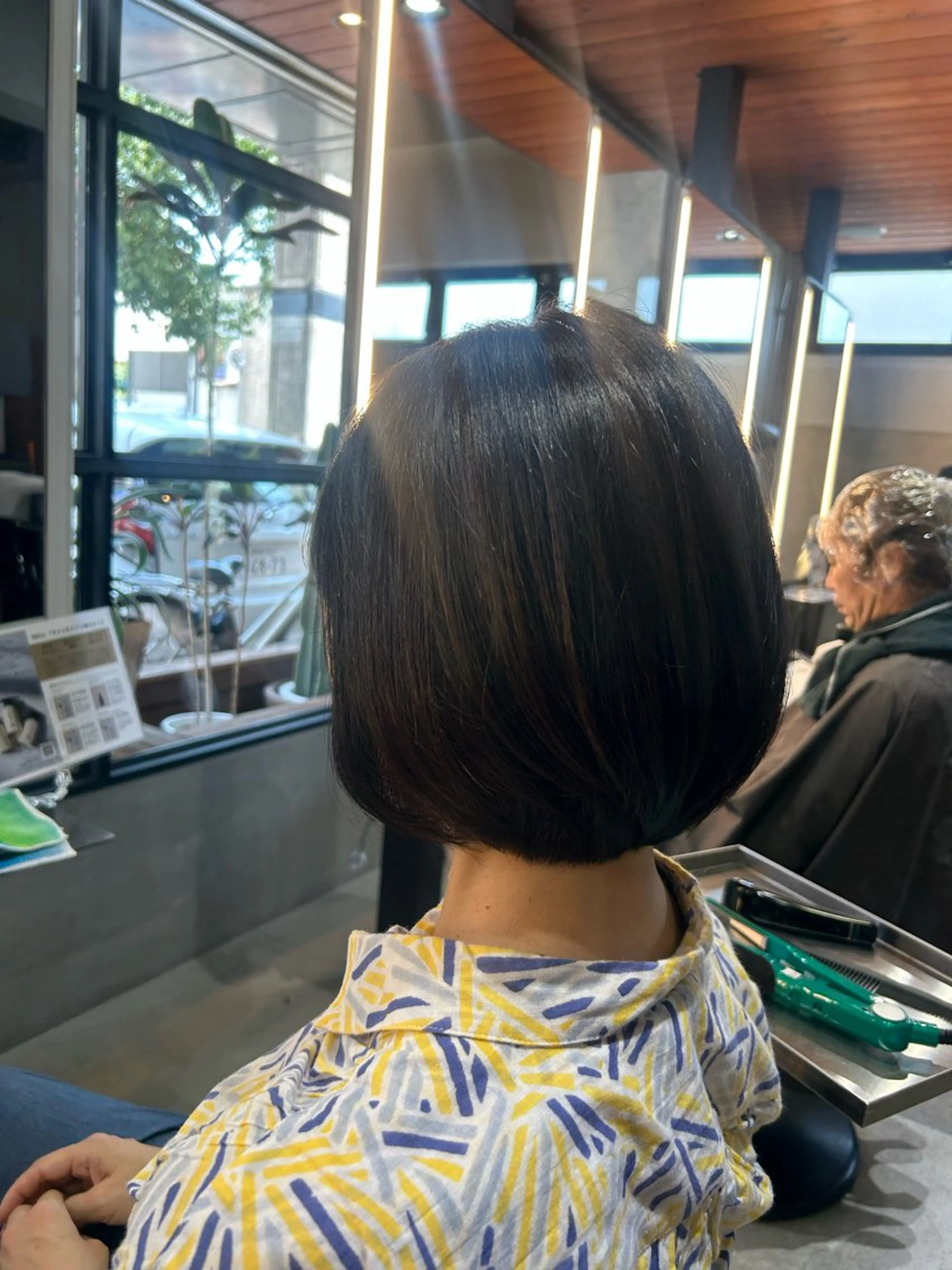 ミディアム カラー カット ヘアカラー トリートメント 艶カラー／ベージュ/ ショート/安岡哲兵のヘアスタイル