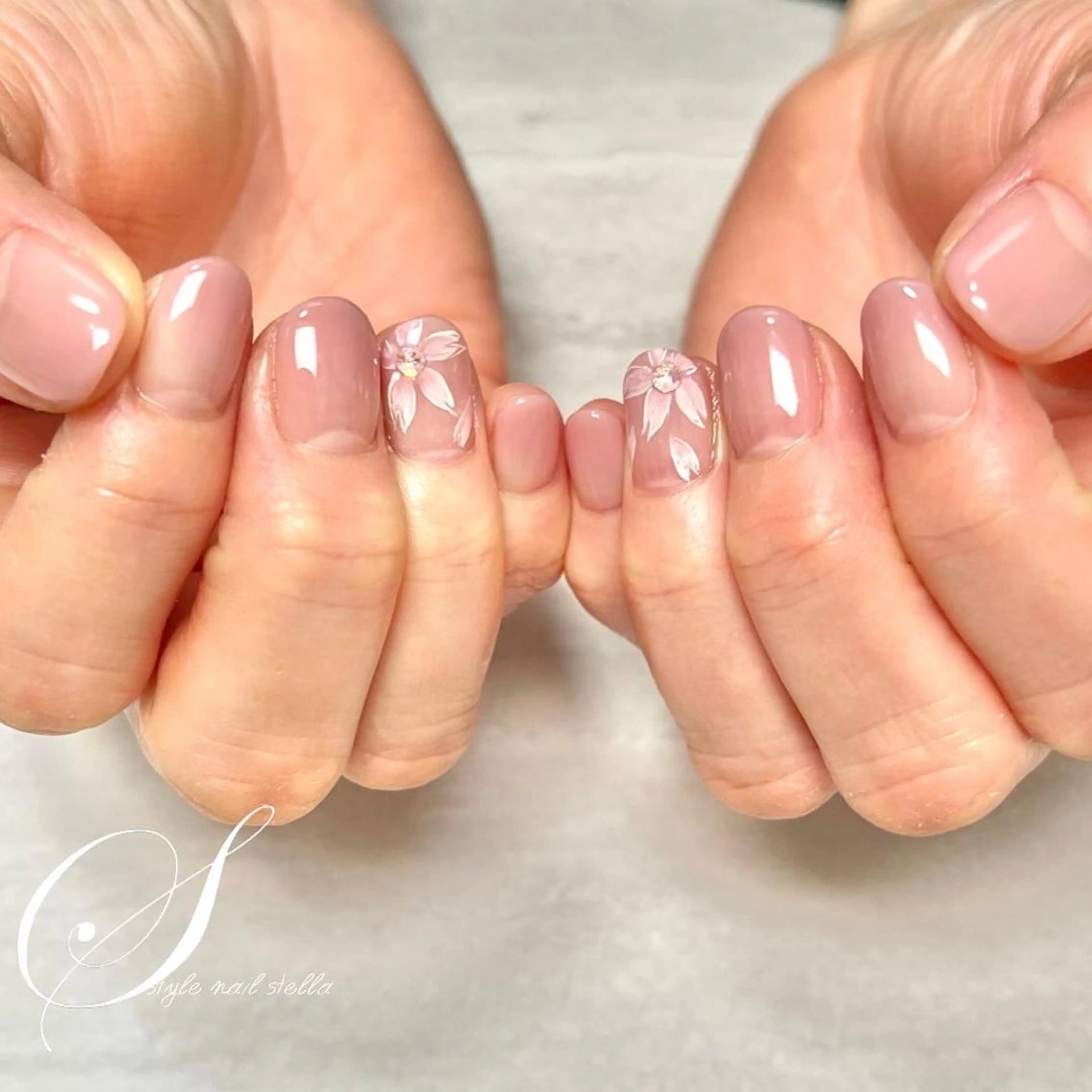 ネイル アートネイル 桜ネイル ジェルネイル グラデーション 持ち込み ハンドネイル ステラ marikominoのネイルデザイン