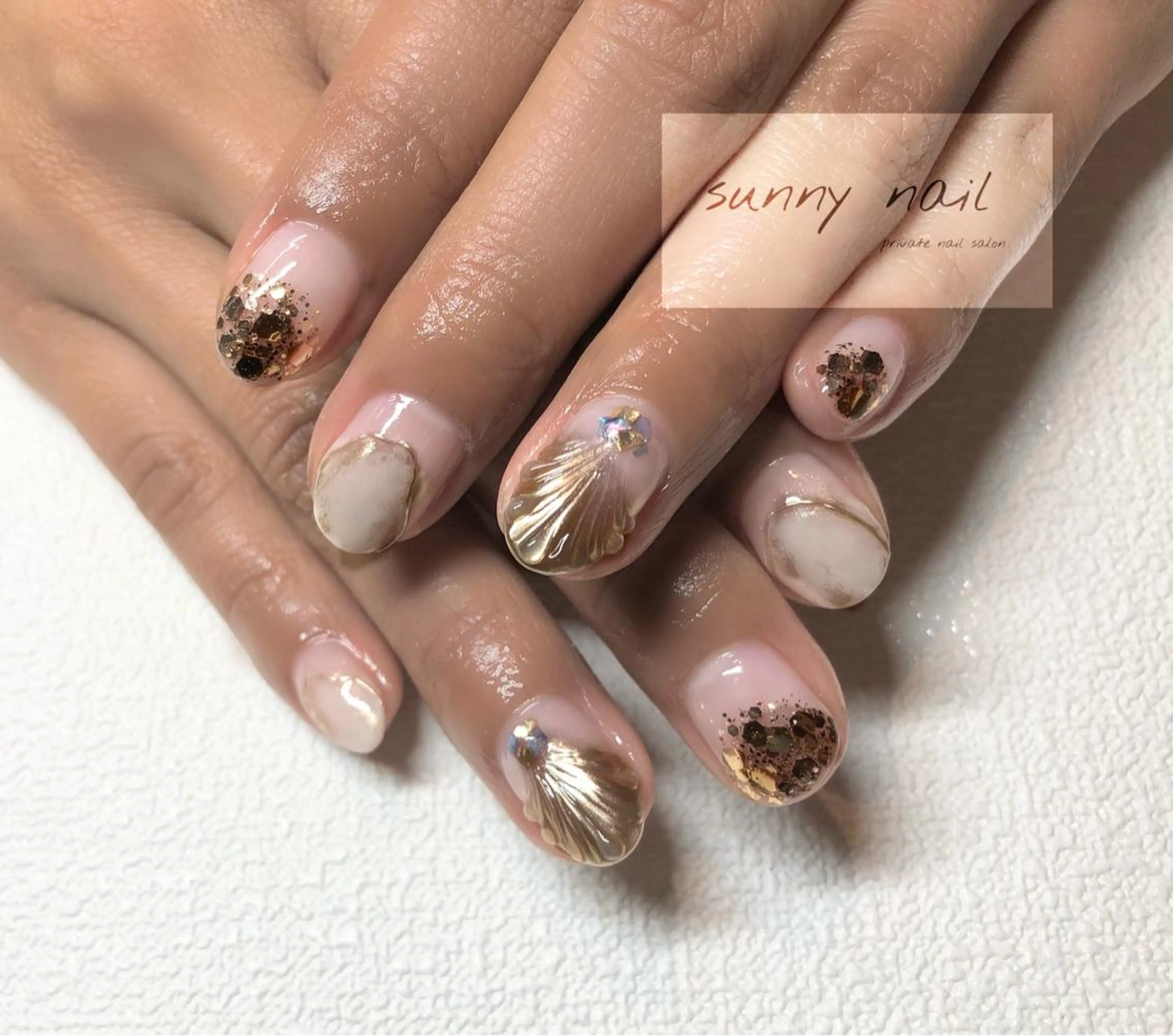 ネイル アートネイル ジェルネイル ゴールド ミラーネイル ニュアンスネイル sunny nailのネイルデザイン