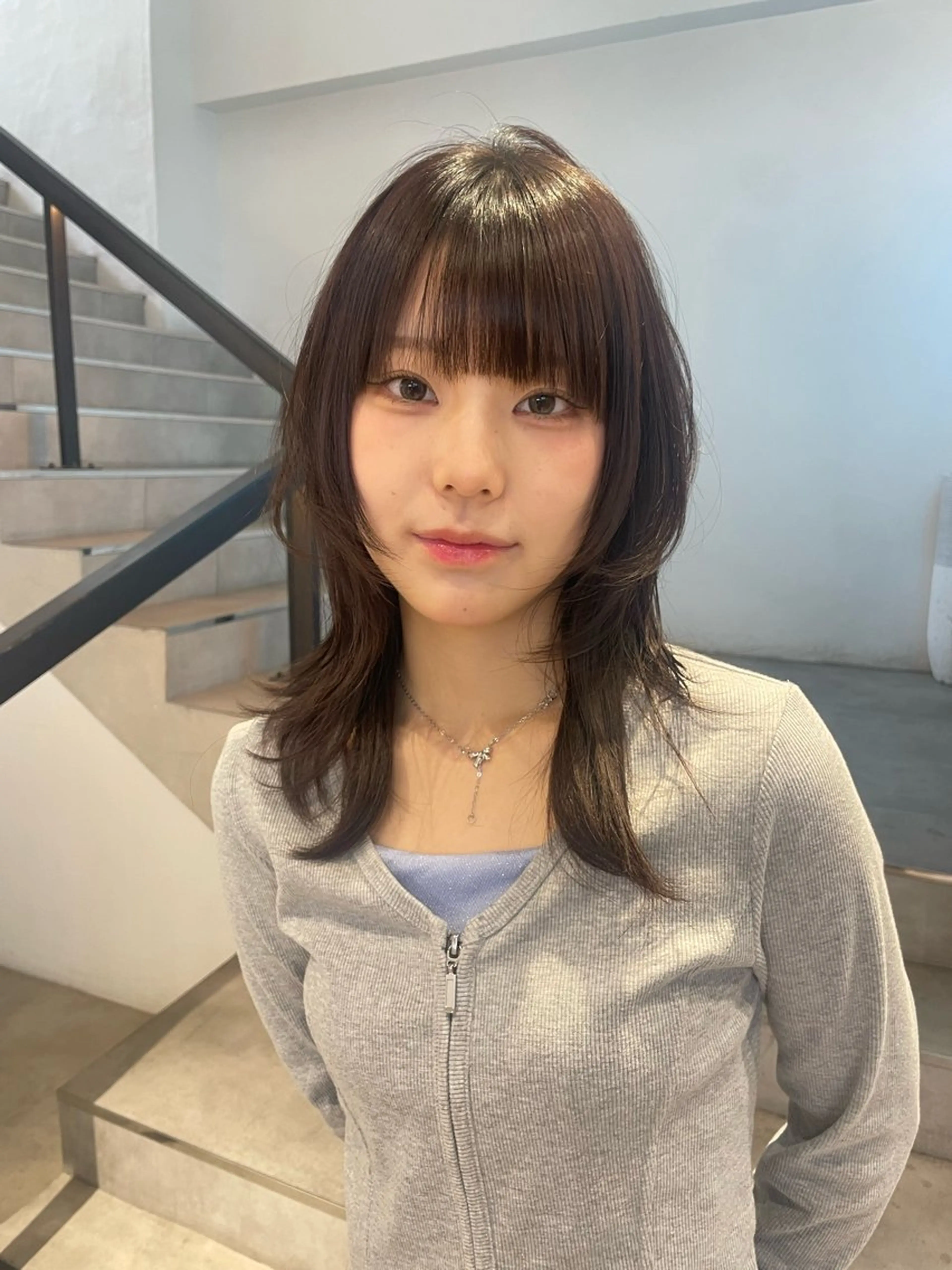 ミディアム カット ハッシュレイヤー/ ベージュ/senaのヘアスタイル