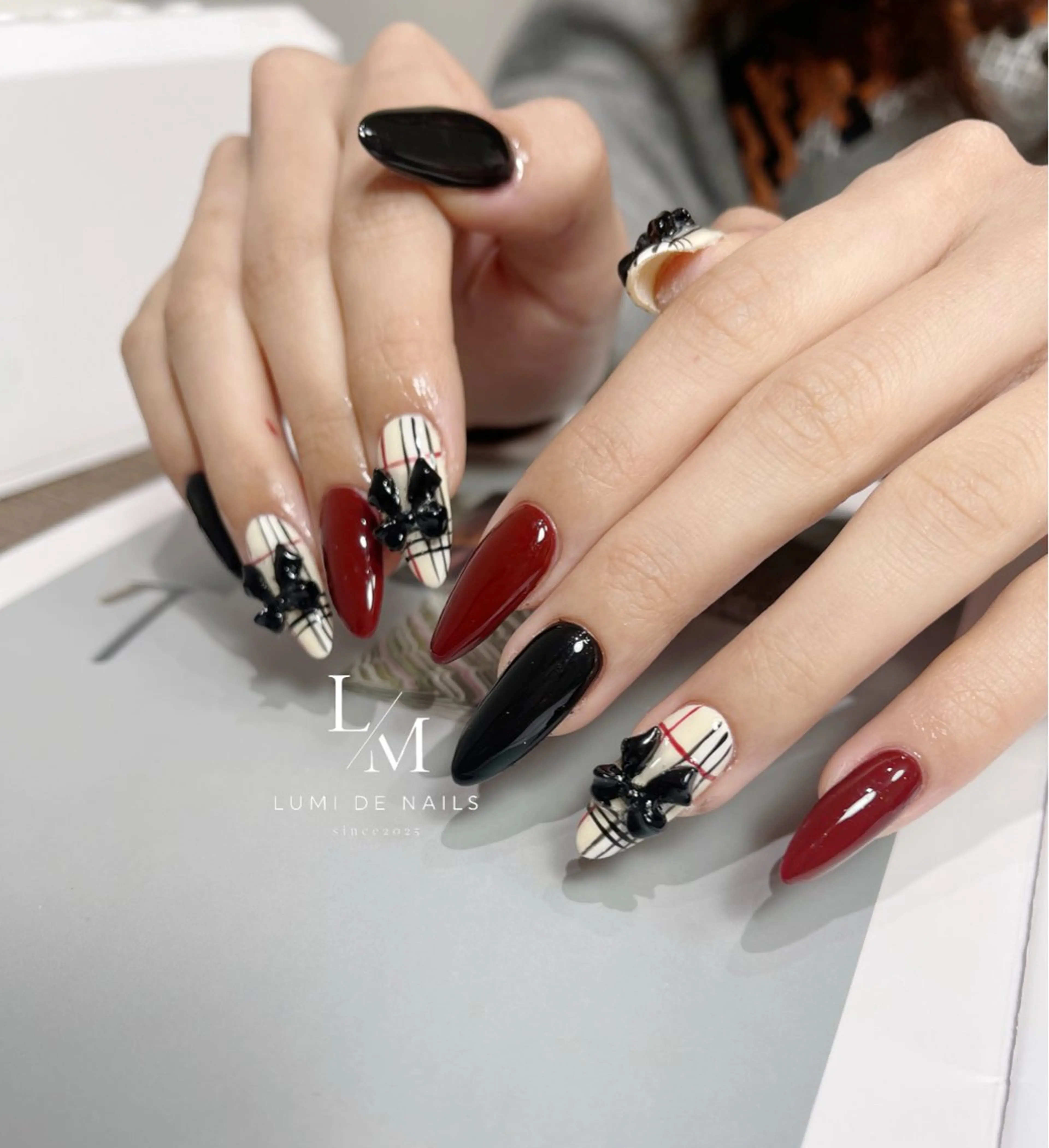 ネイル グラデーション ラメ(グリッター) マグネットネイル ミラーネイル ニュアンスネイル ハンドネイル Lumi de nails所属・Lumi de nailsのネイルデザイン