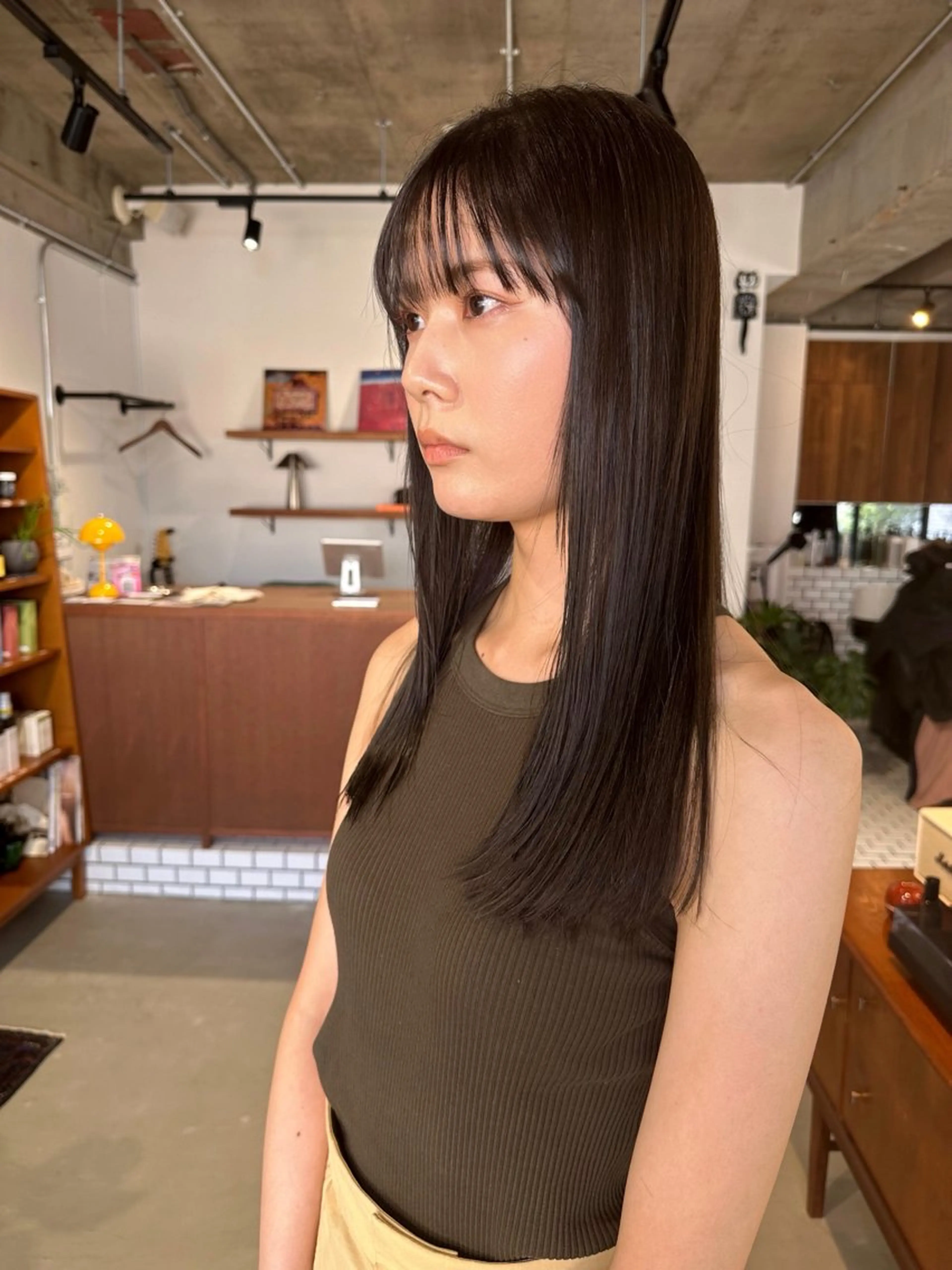 アディクシーカラー+deepトリートメント +前髪カットの写真