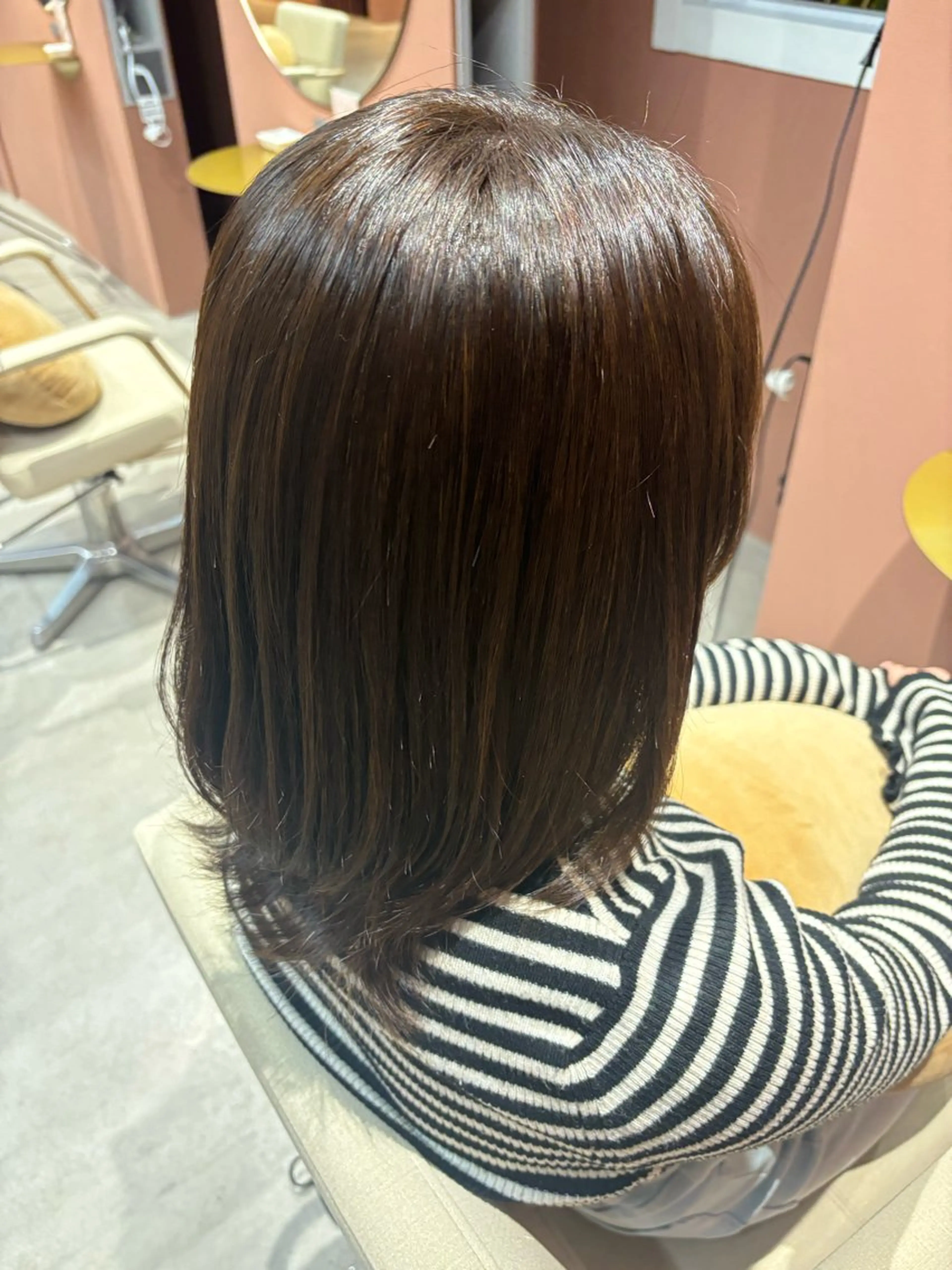 ミディアム アッシュ アッシュグレー アッシュグレージュ 垣内 彩伽のヘアスタイル